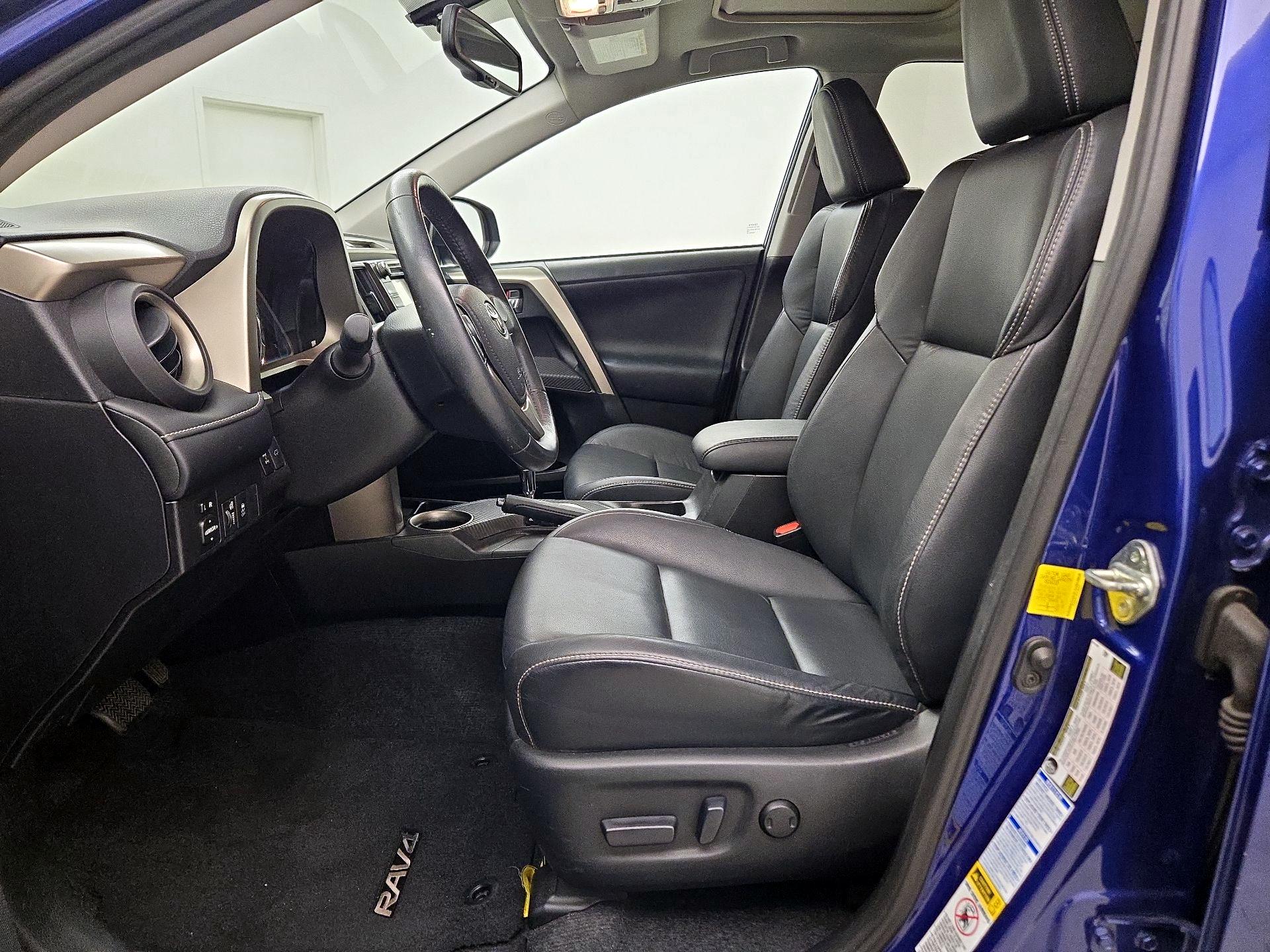 Thumbnail: 2015 Toyota RAV4 - 11