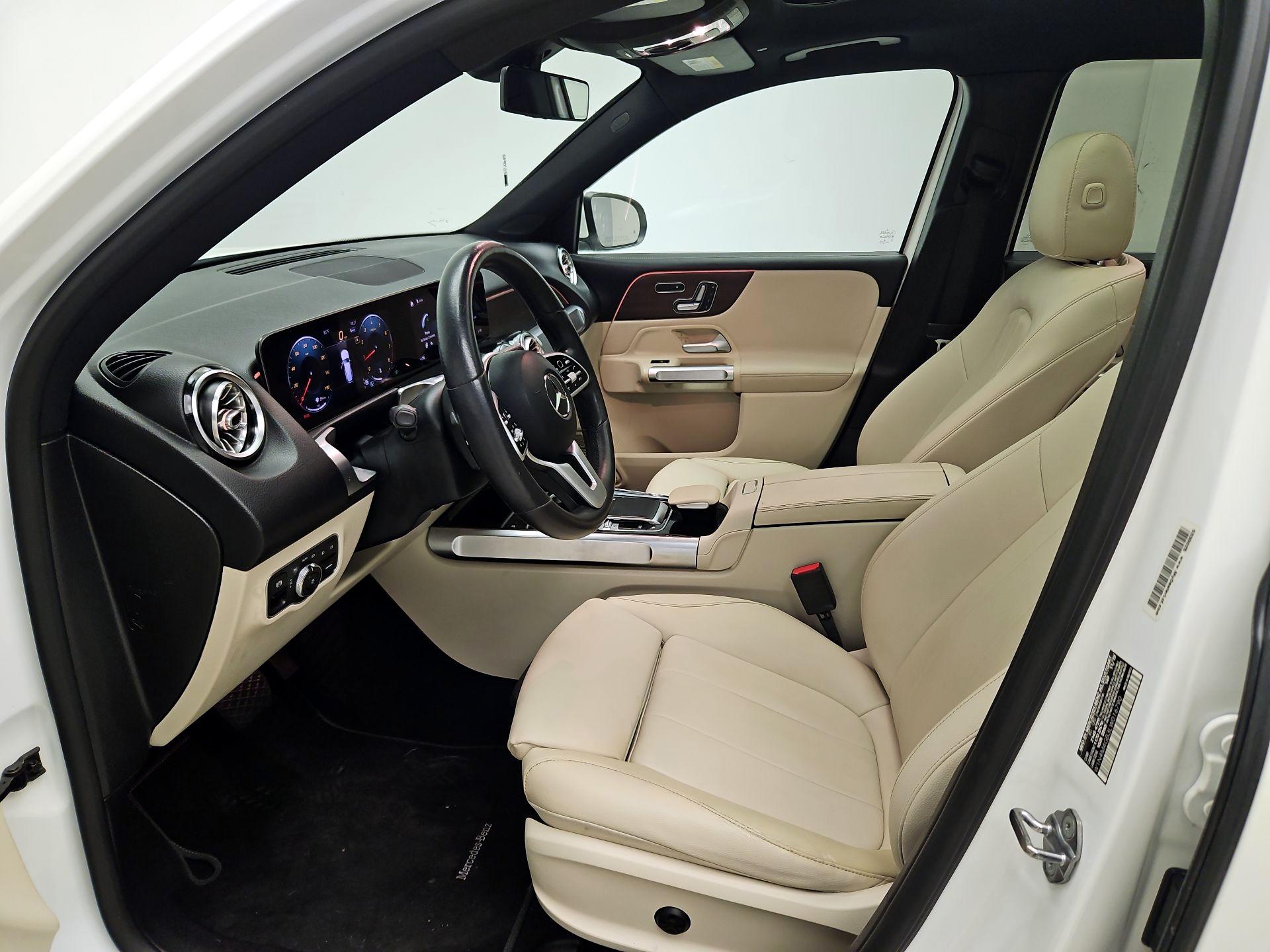 Thumbnail: 2020 Mercedes-Benz GLB - 11