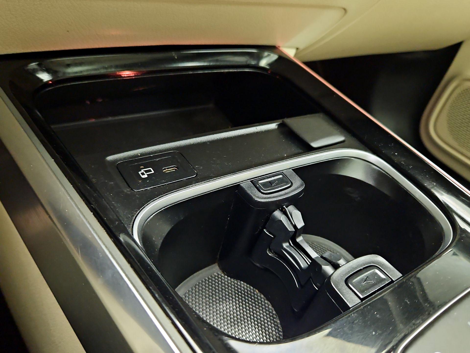 Thumbnail: 2020 Mercedes-Benz GLB - 18