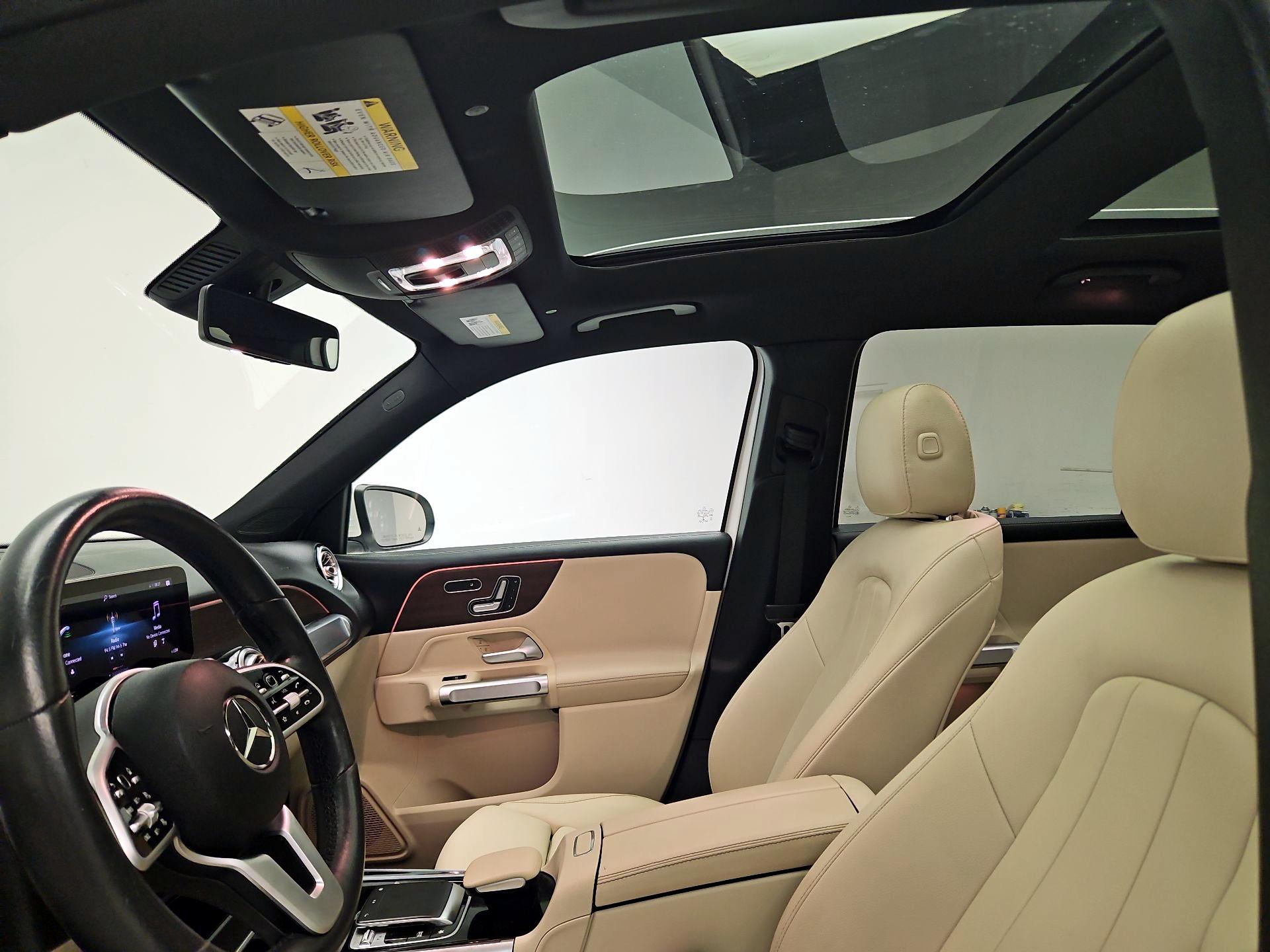 Thumbnail: 2020 Mercedes-Benz GLB - 19