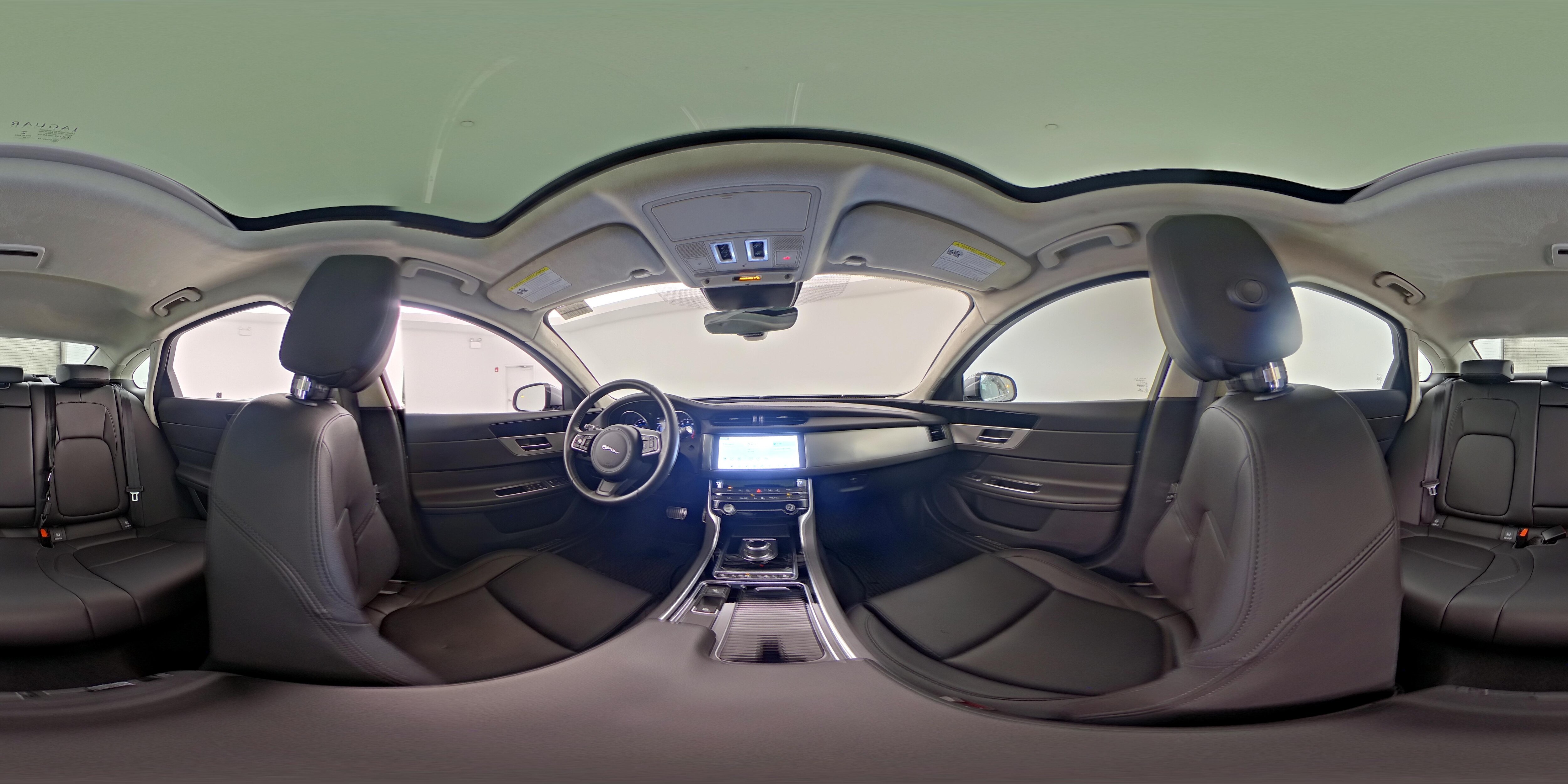 2020 Jaguar XF Premium - Photo 24