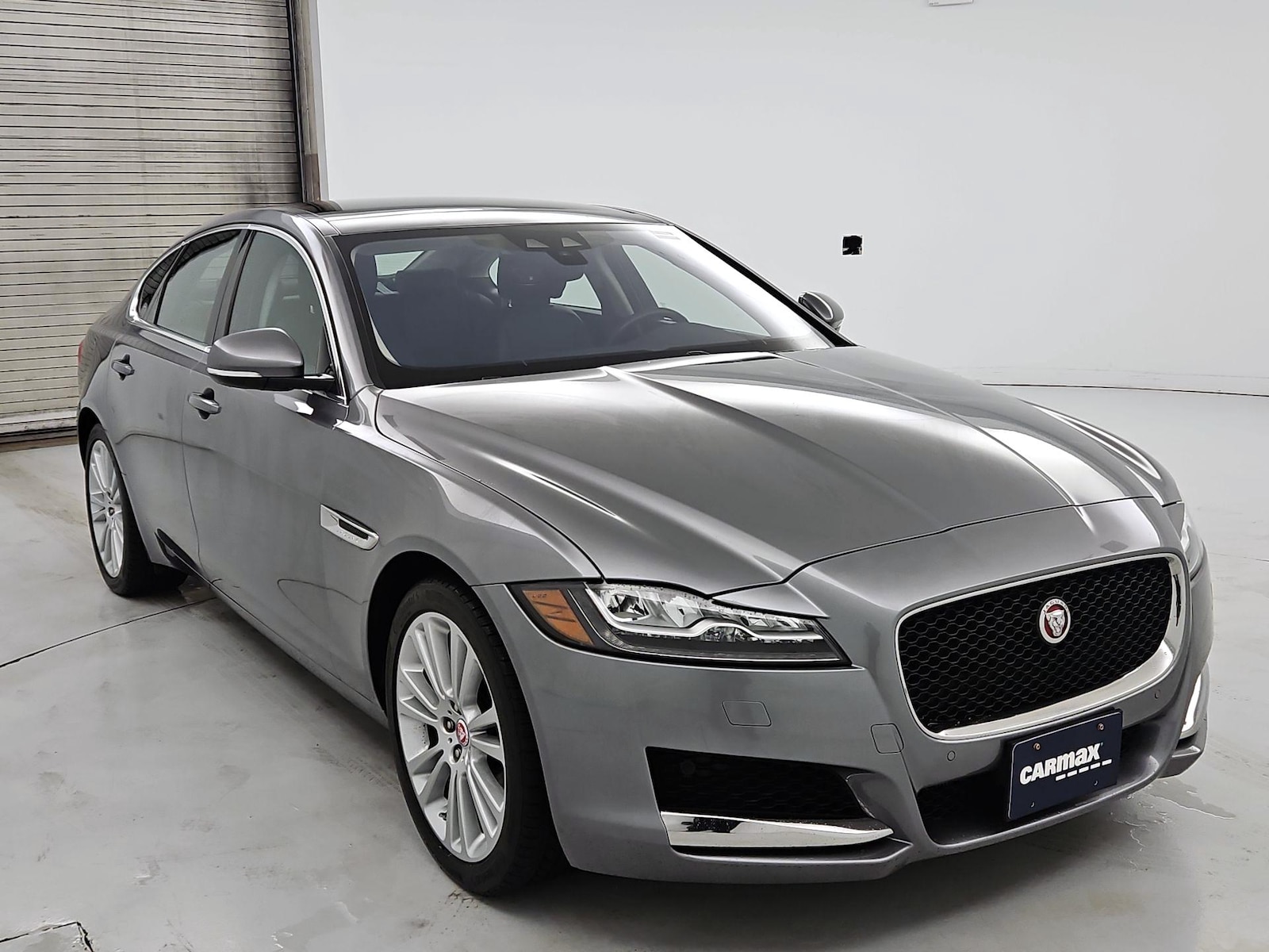 2020 Jaguar XF Premium - Photo 1