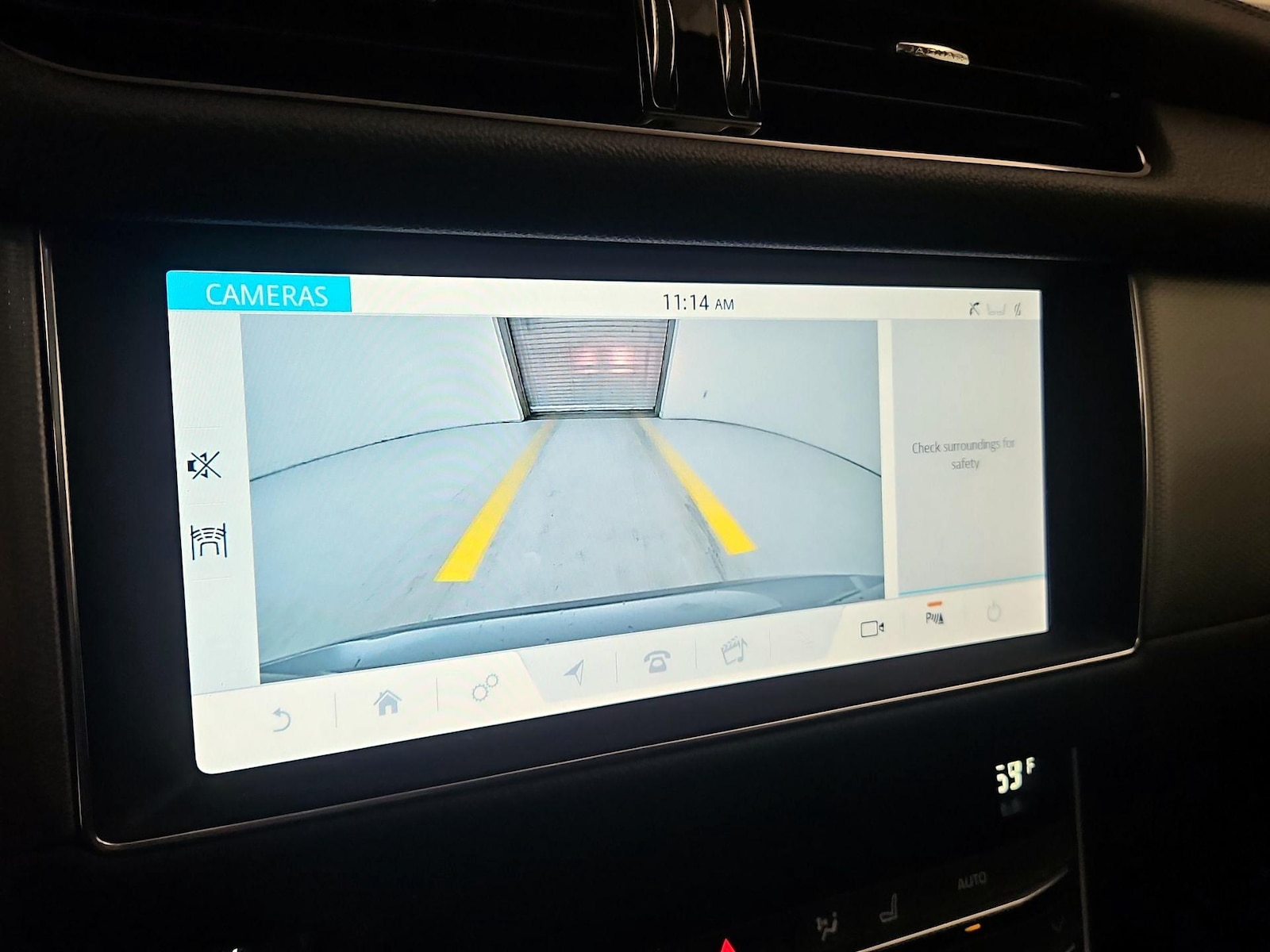2020 Jaguar XF Premium - Photo 13