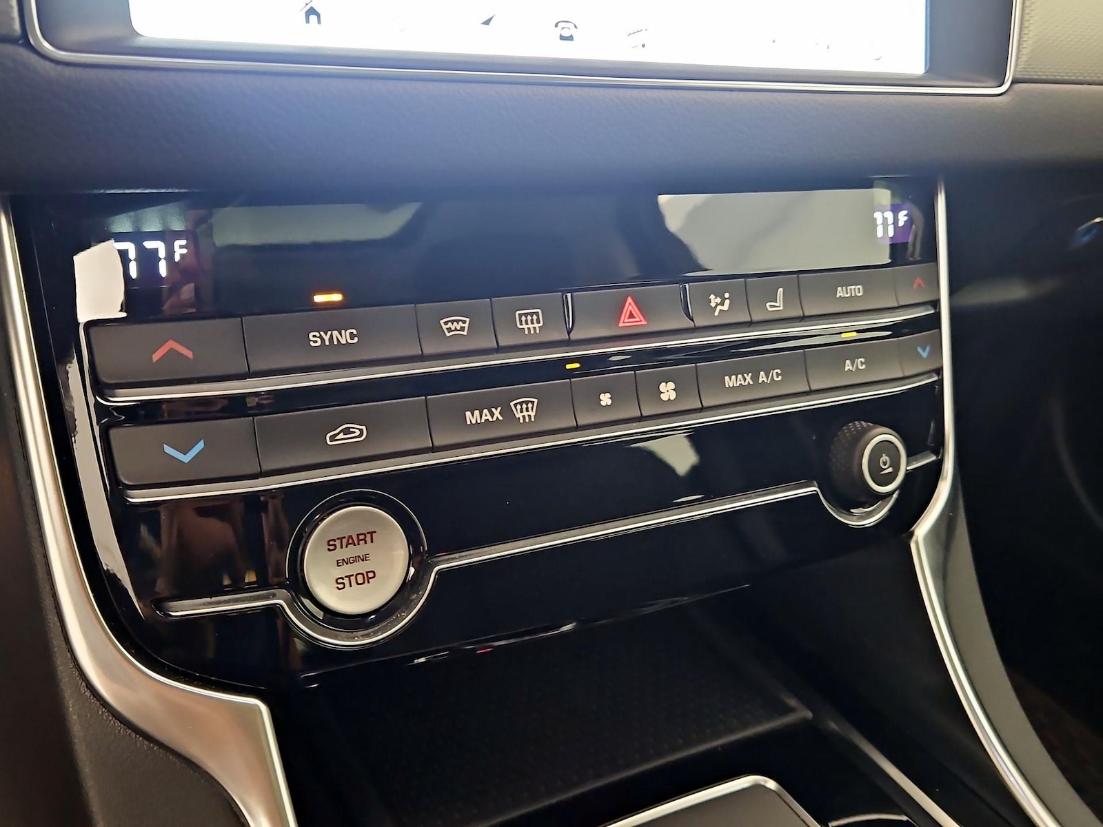 2020 Jaguar XF Premium - Photo 15