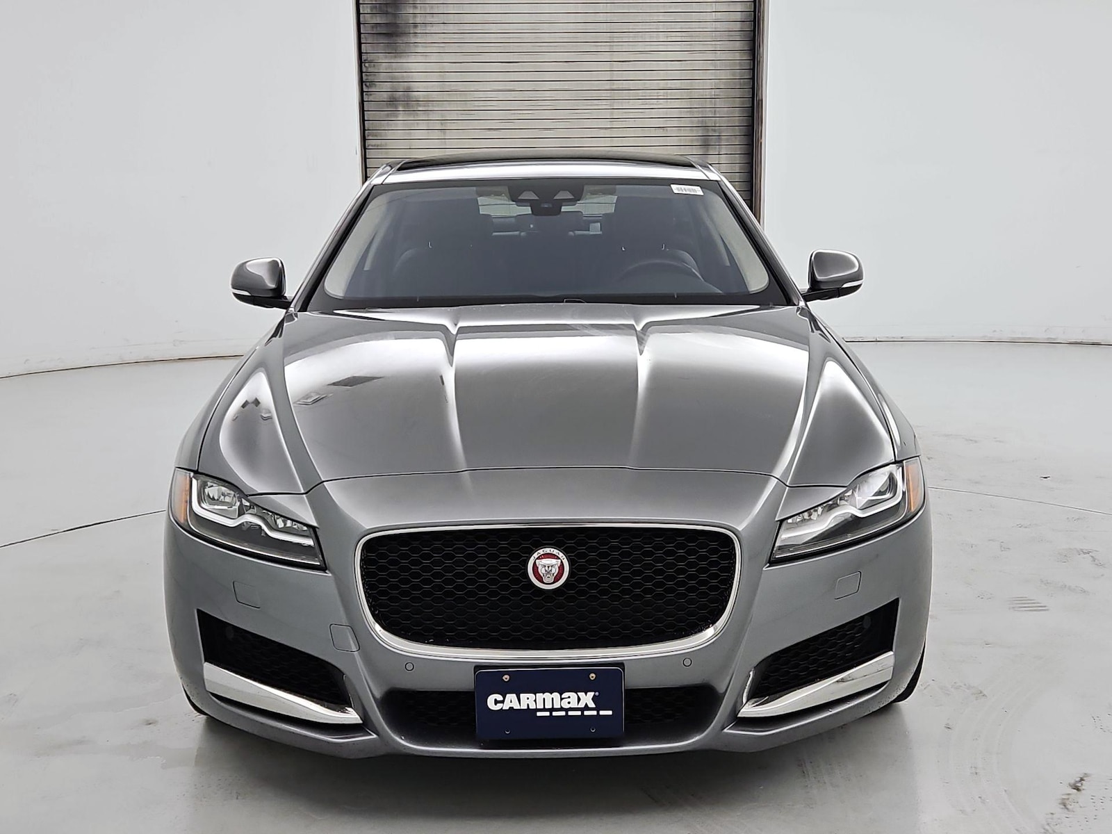2020 Jaguar XF Premium - Photo 2