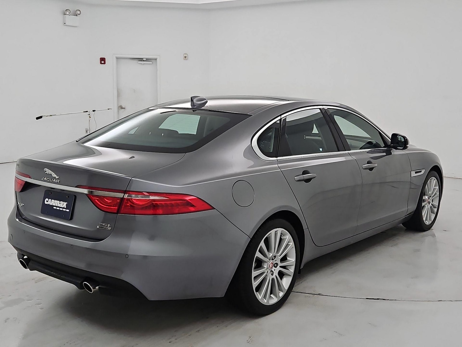 2020 Jaguar XF Premium - Photo 5