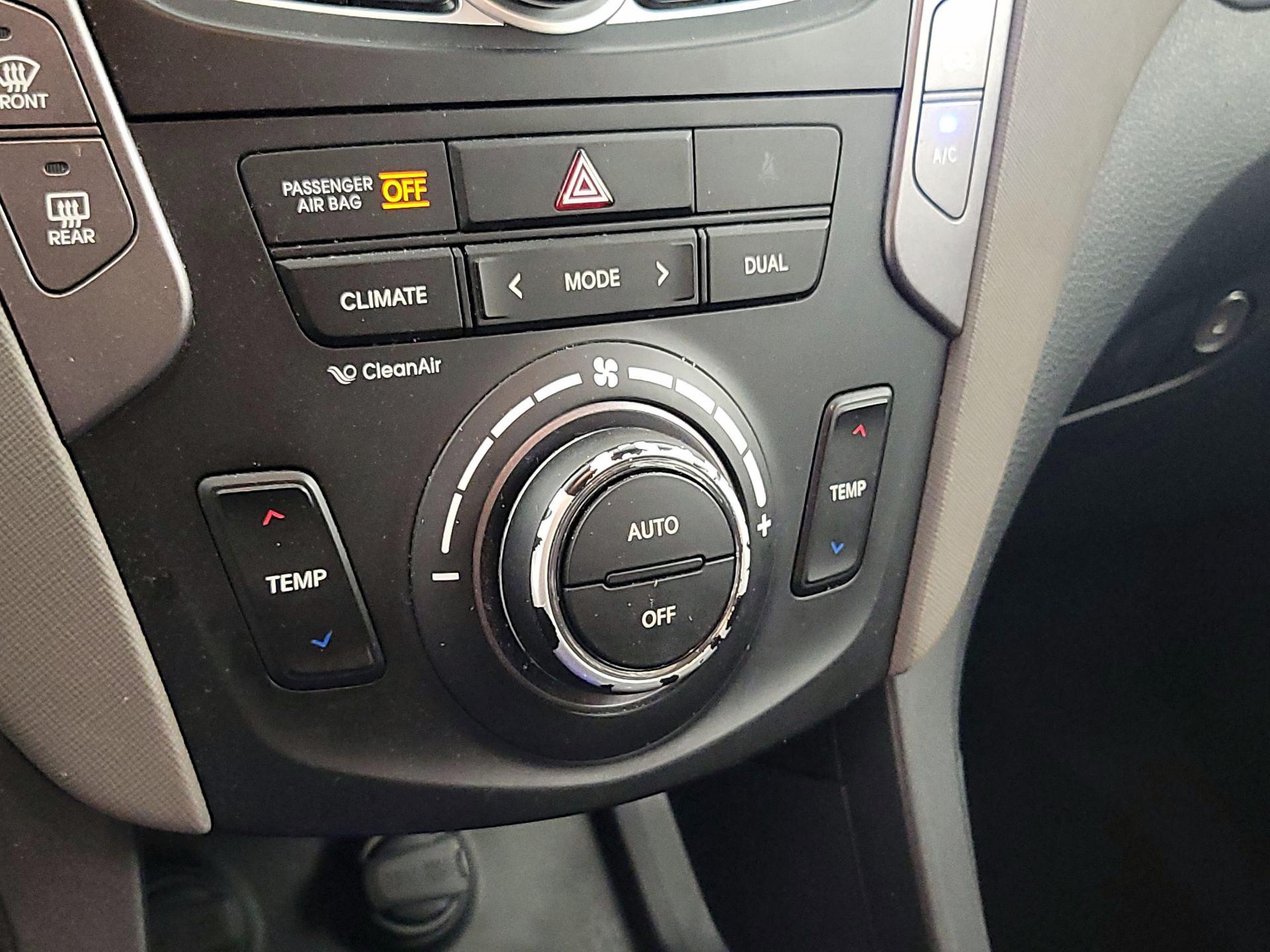 Thumbnail: 2014 Hyundai Santa Fe - 16