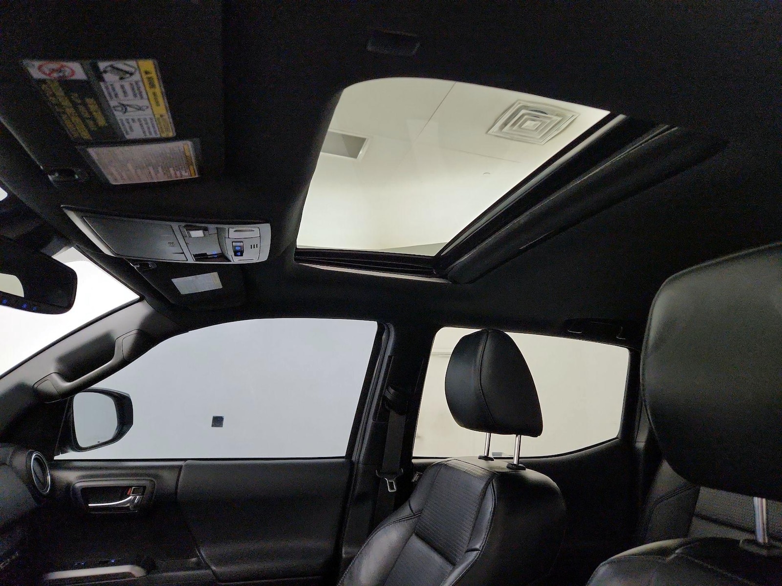 Sunroof(s) & Overhead Airbags