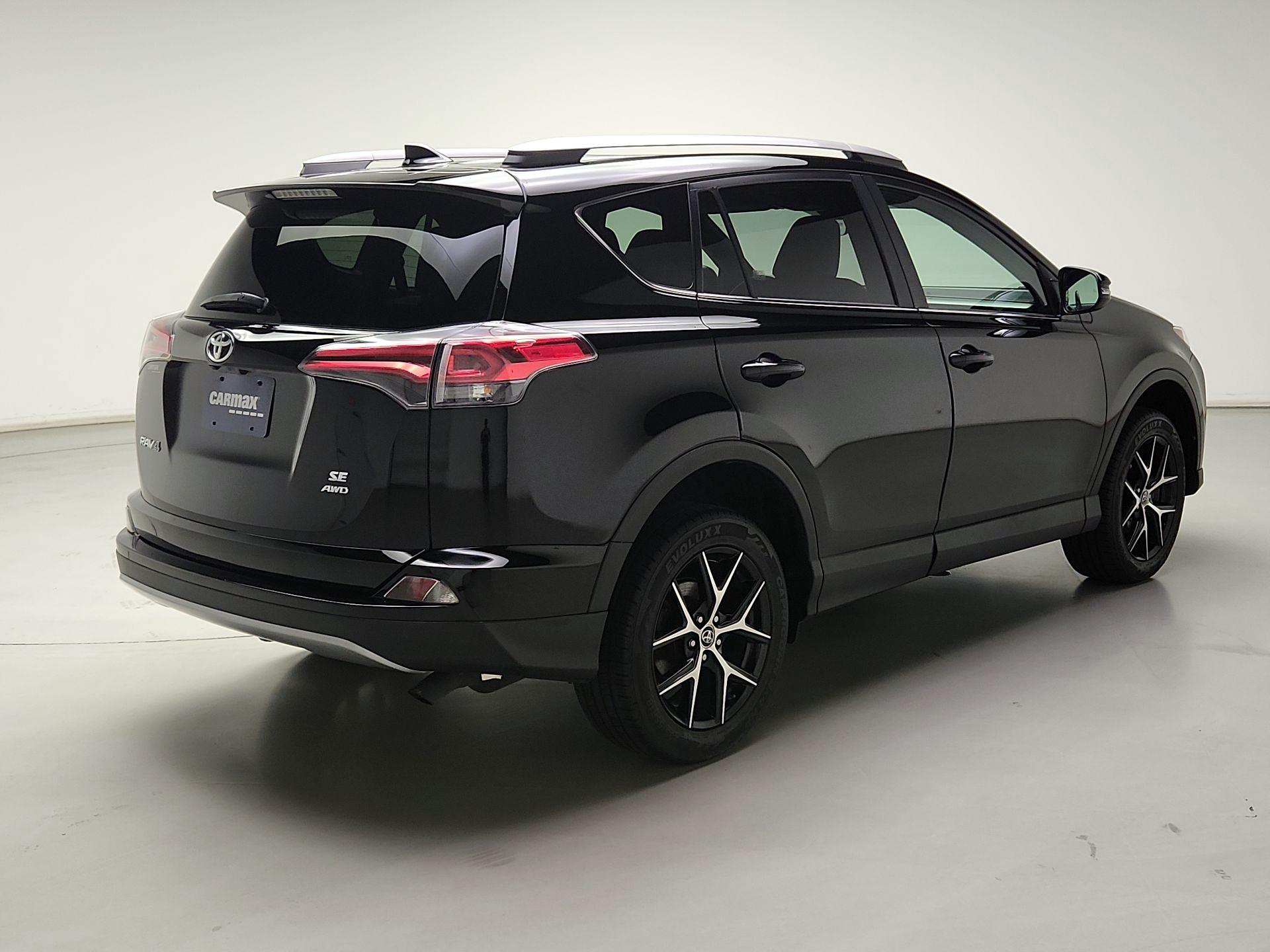 Thumbnail: 2018 Toyota RAV4 - 5