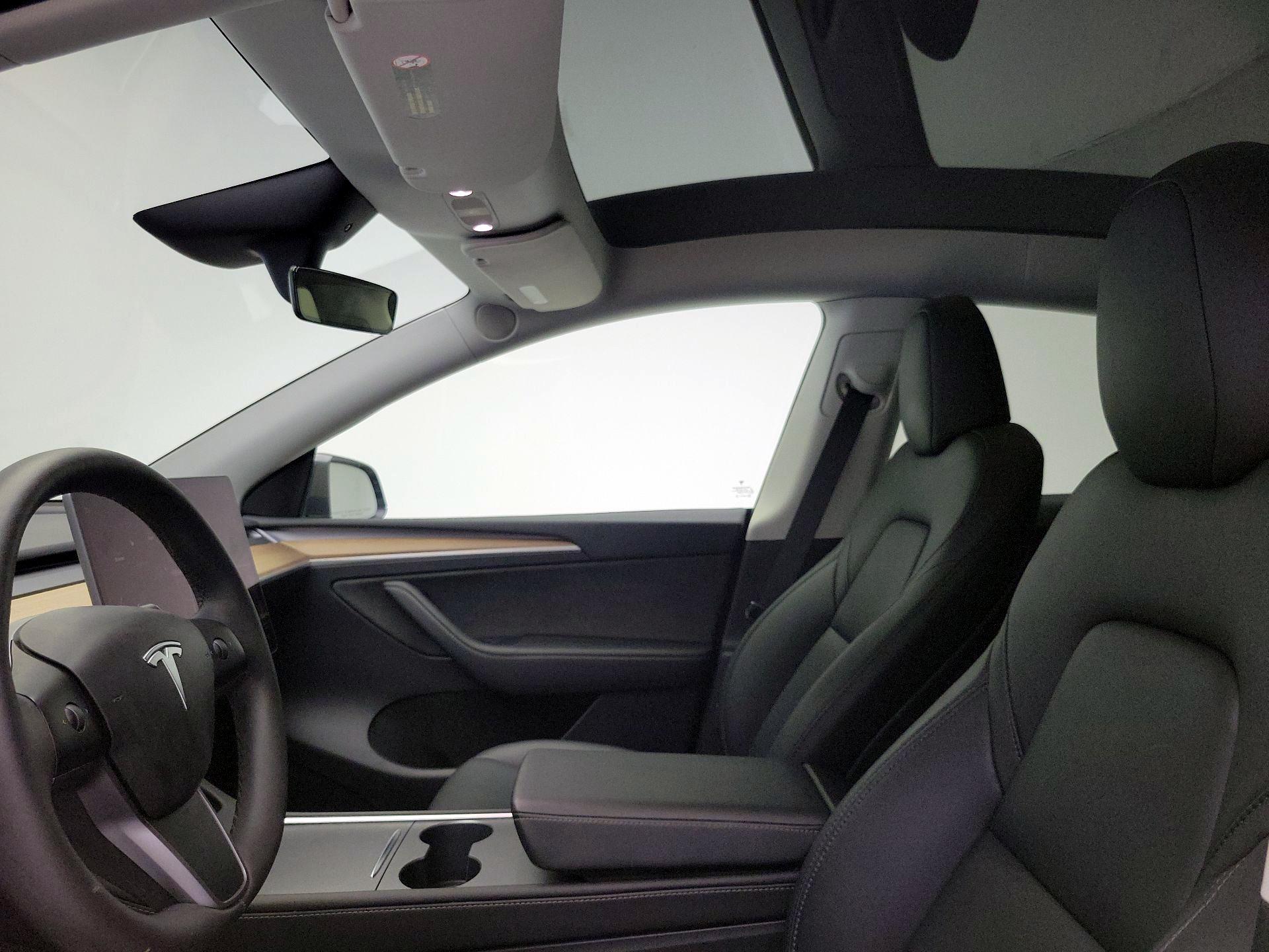 Thumbnail: 2023 Tesla Model Y - 18