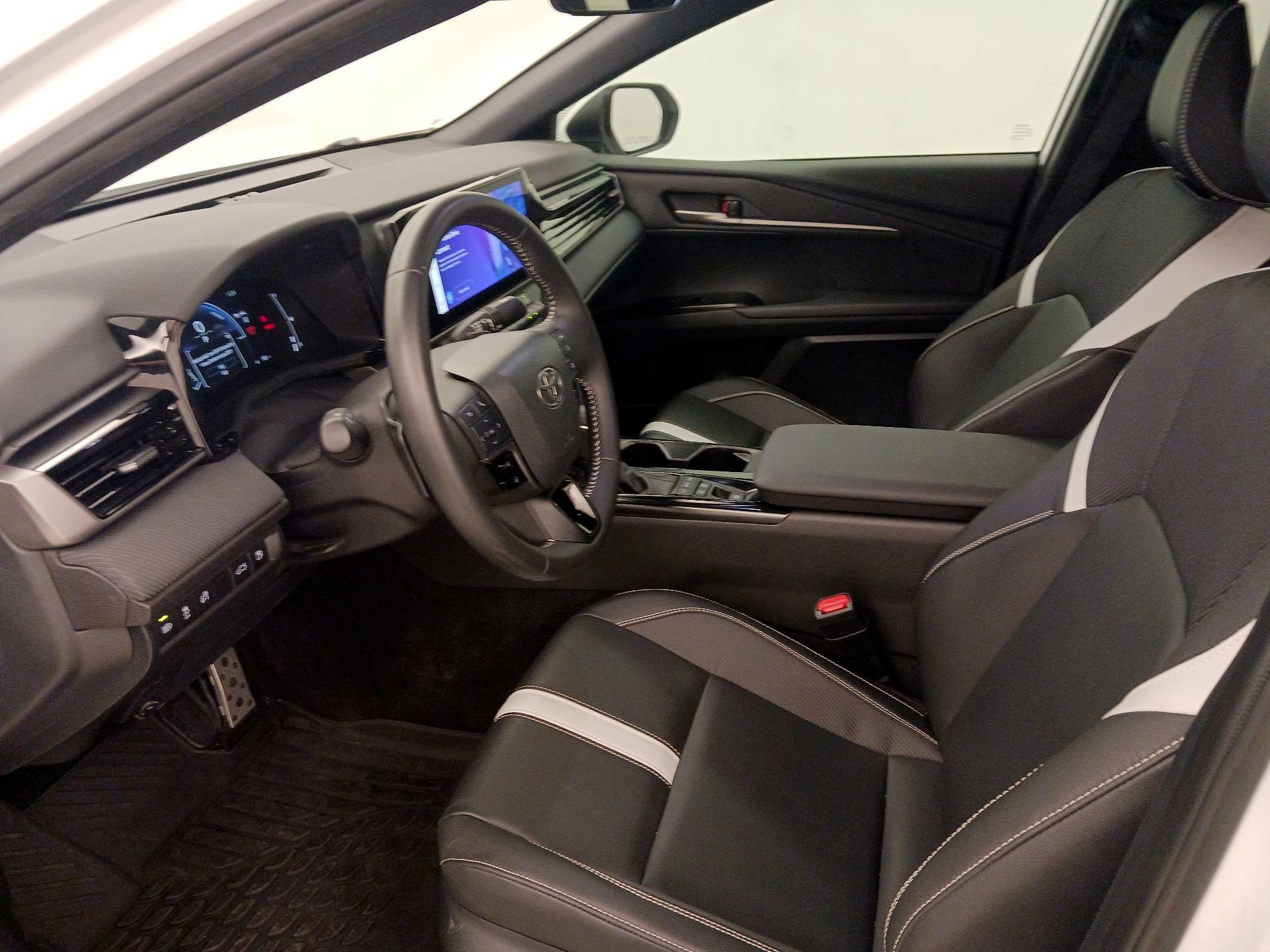 Thumbnail: 2025 Toyota Camry - 11