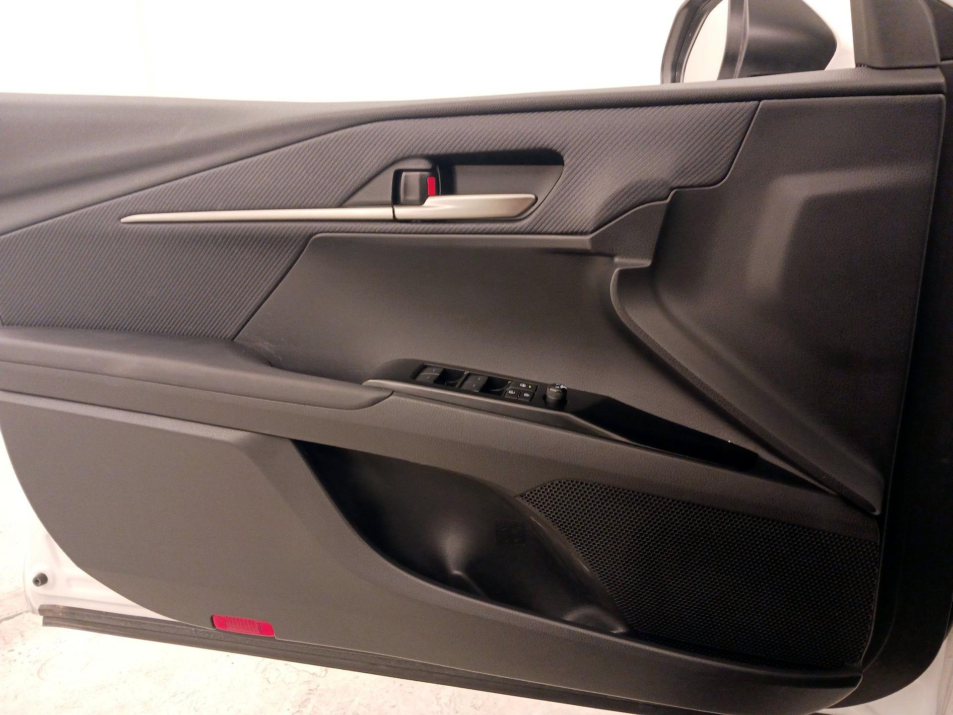 Thumbnail: 2025 Toyota Camry - 12
