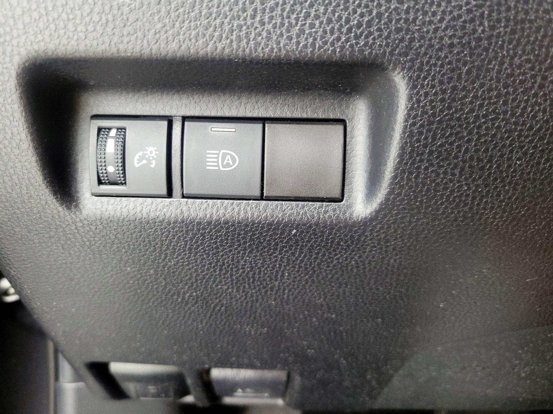 Thumbnail: 2019 Toyota RAV4 - 13