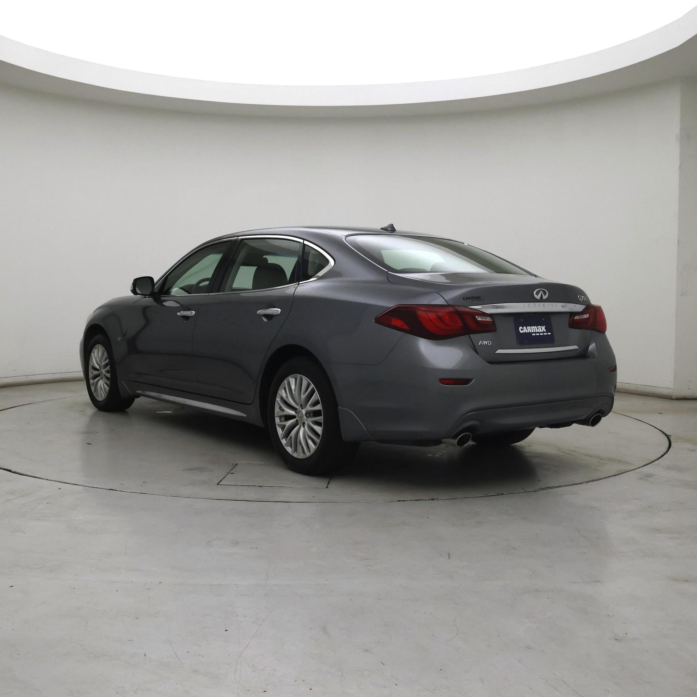 Thumbnail: 2016 INFINITI Q70 - 2