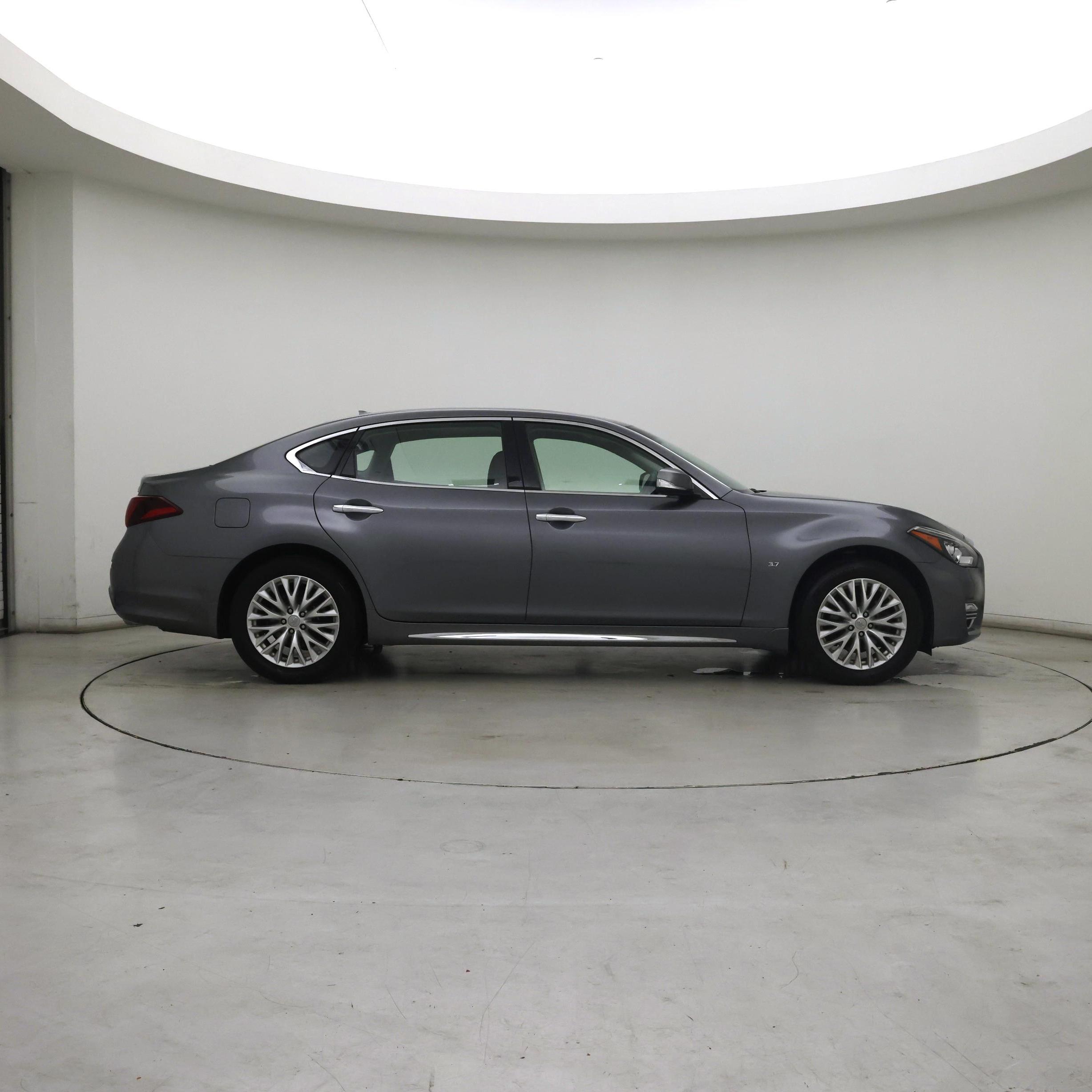 Thumbnail: 2016 INFINITI Q70 - 7
