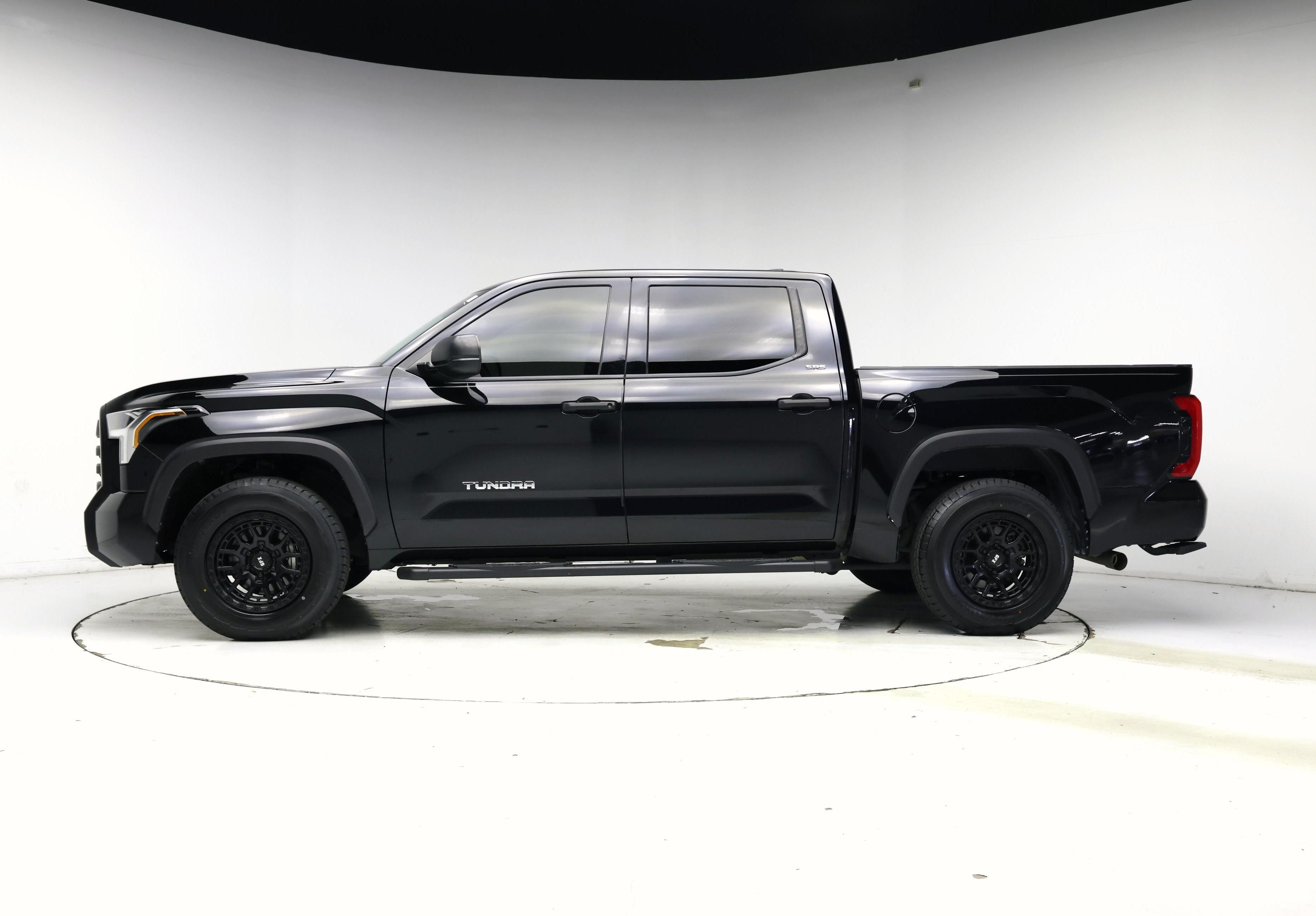 Thumbnail: 2024 Toyota Tundra - 3
