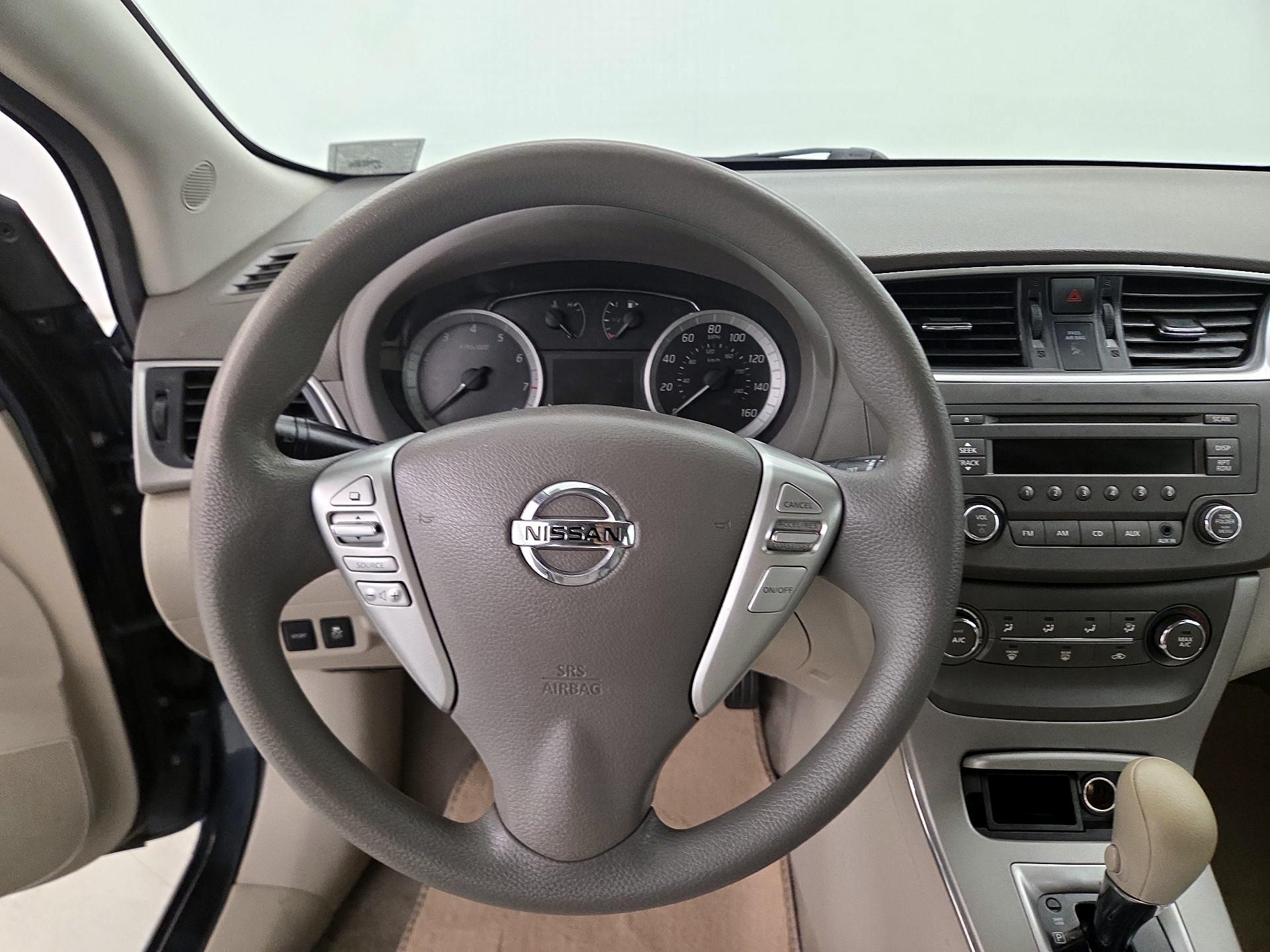 Thumbnail: 2014 Nissan Sentra - 10