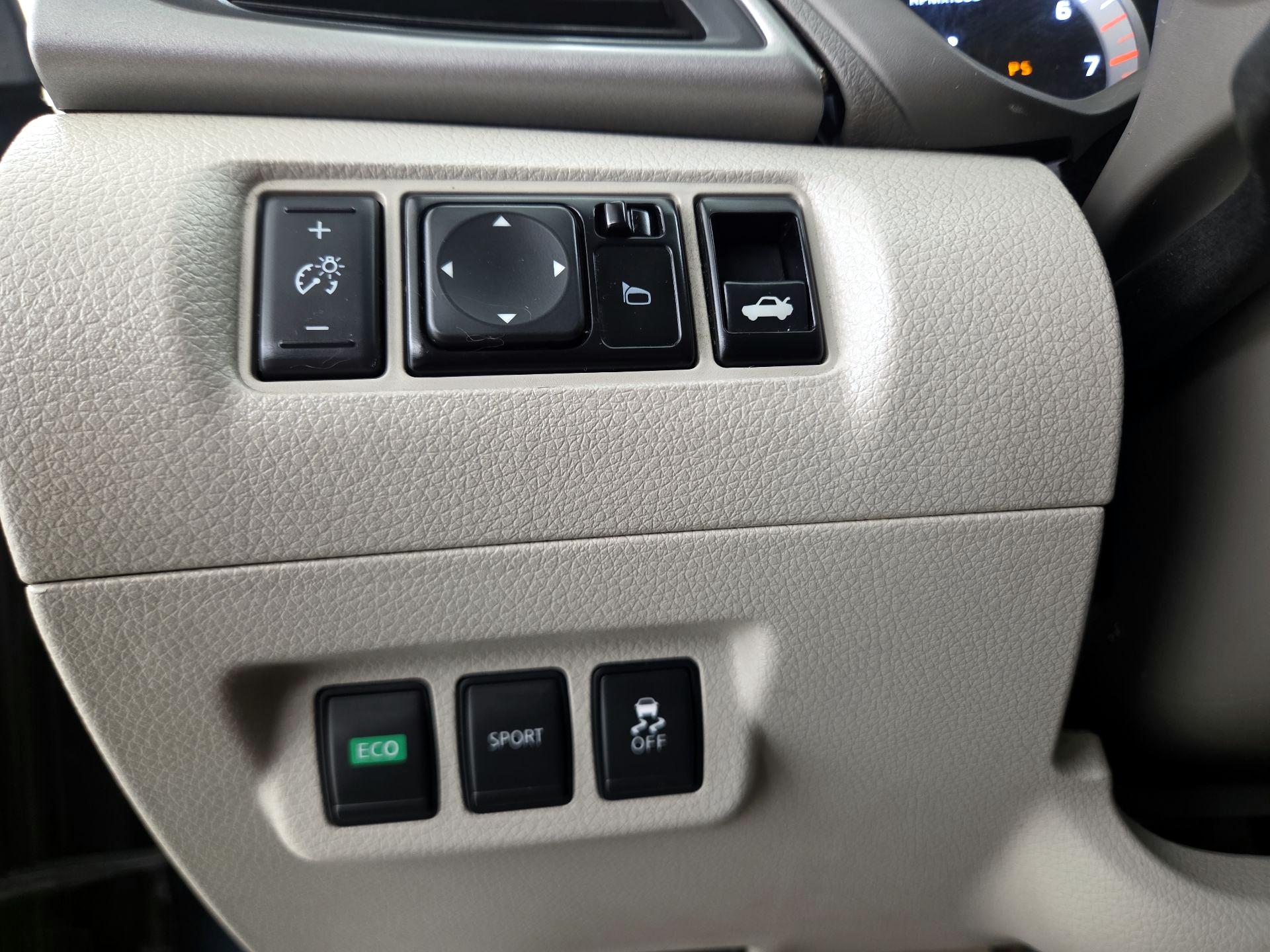 Thumbnail: 2014 Nissan Sentra - 13