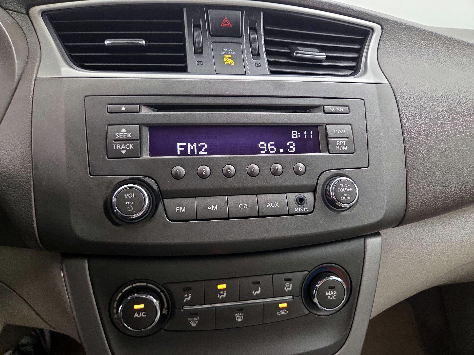 Thumbnail: 2014 Nissan Sentra - 14
