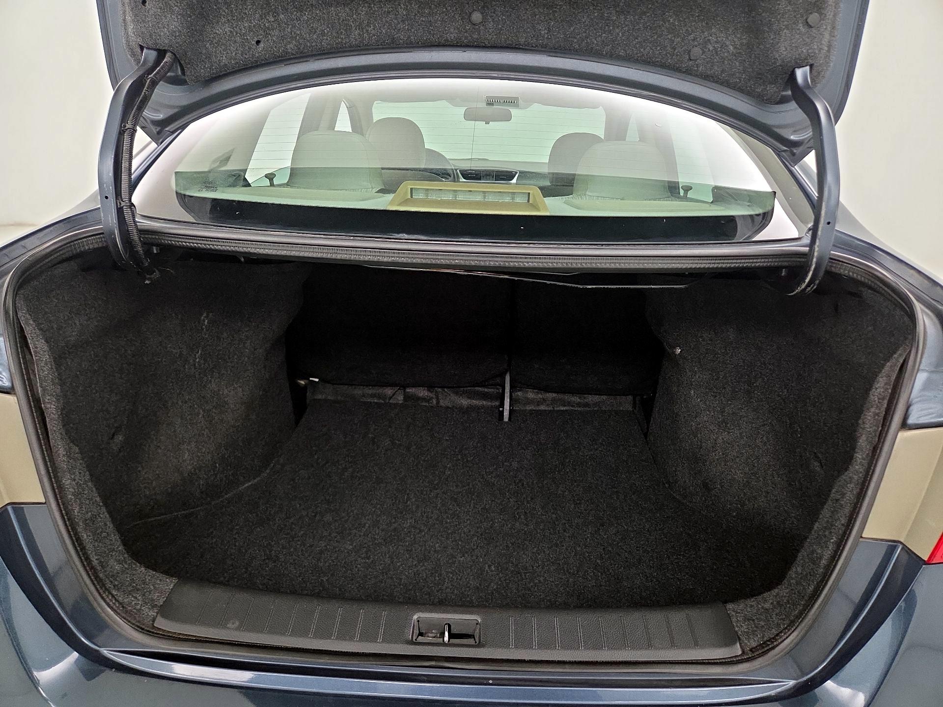 Thumbnail: 2014 Nissan Sentra - 18