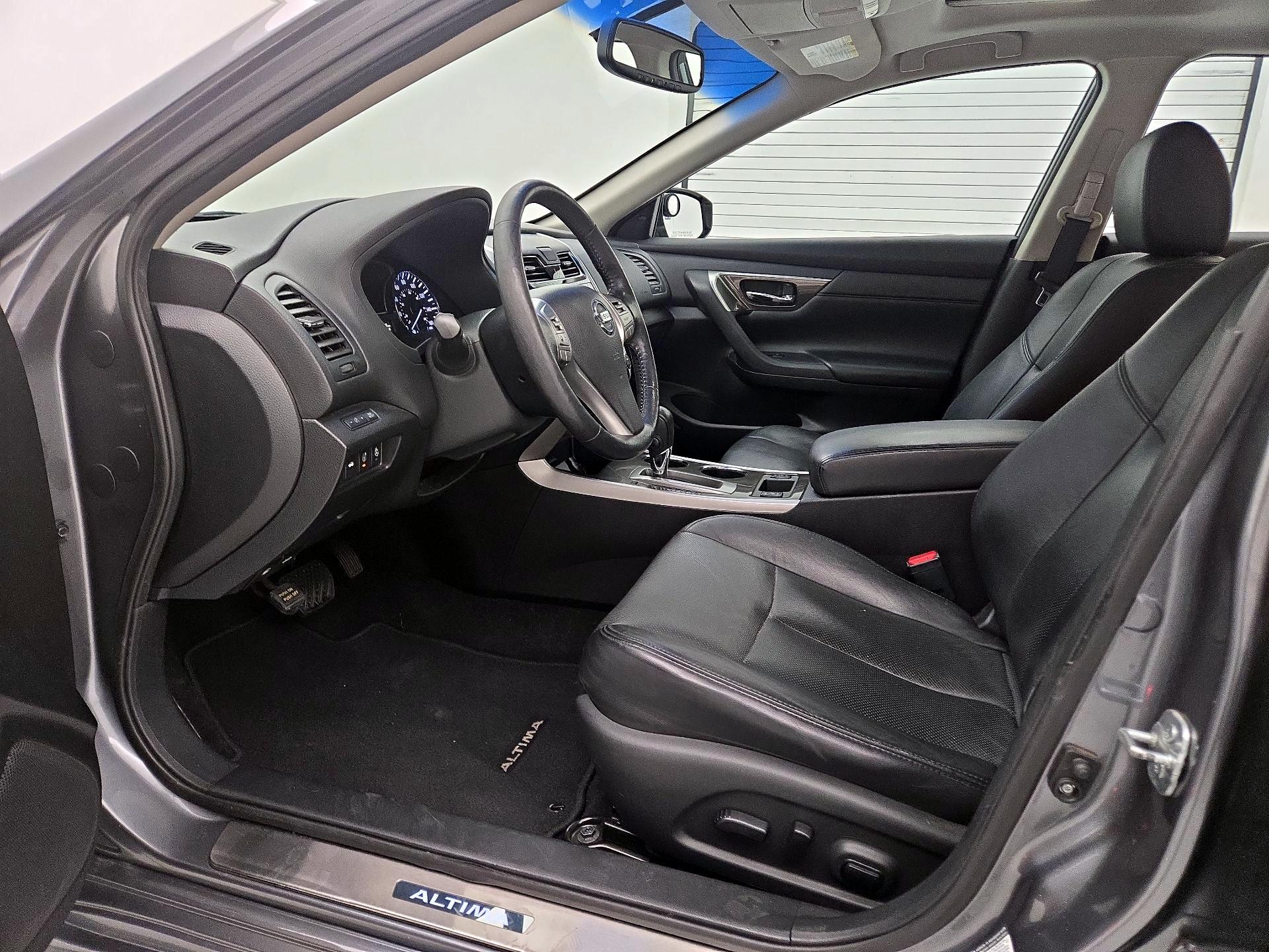 Thumbnail: 2015 Nissan Altima - 11