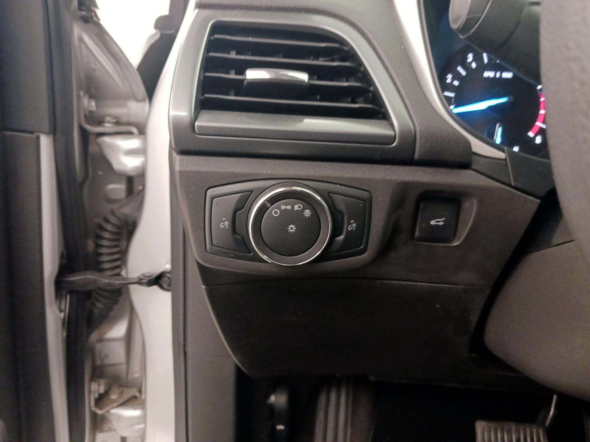 Thumbnail: 2014 Ford Fusion - 13