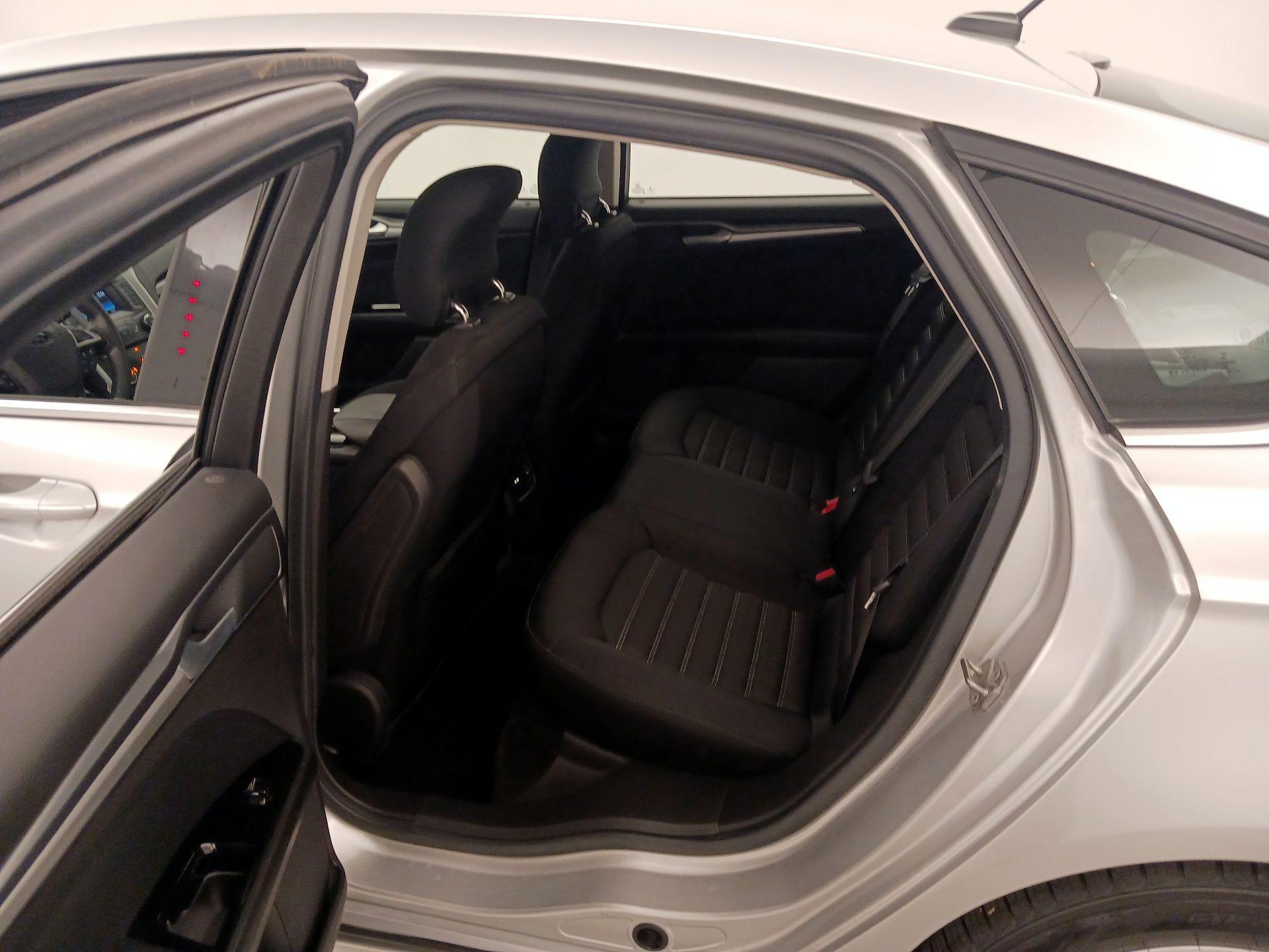 Thumbnail: 2014 Ford Fusion - 18