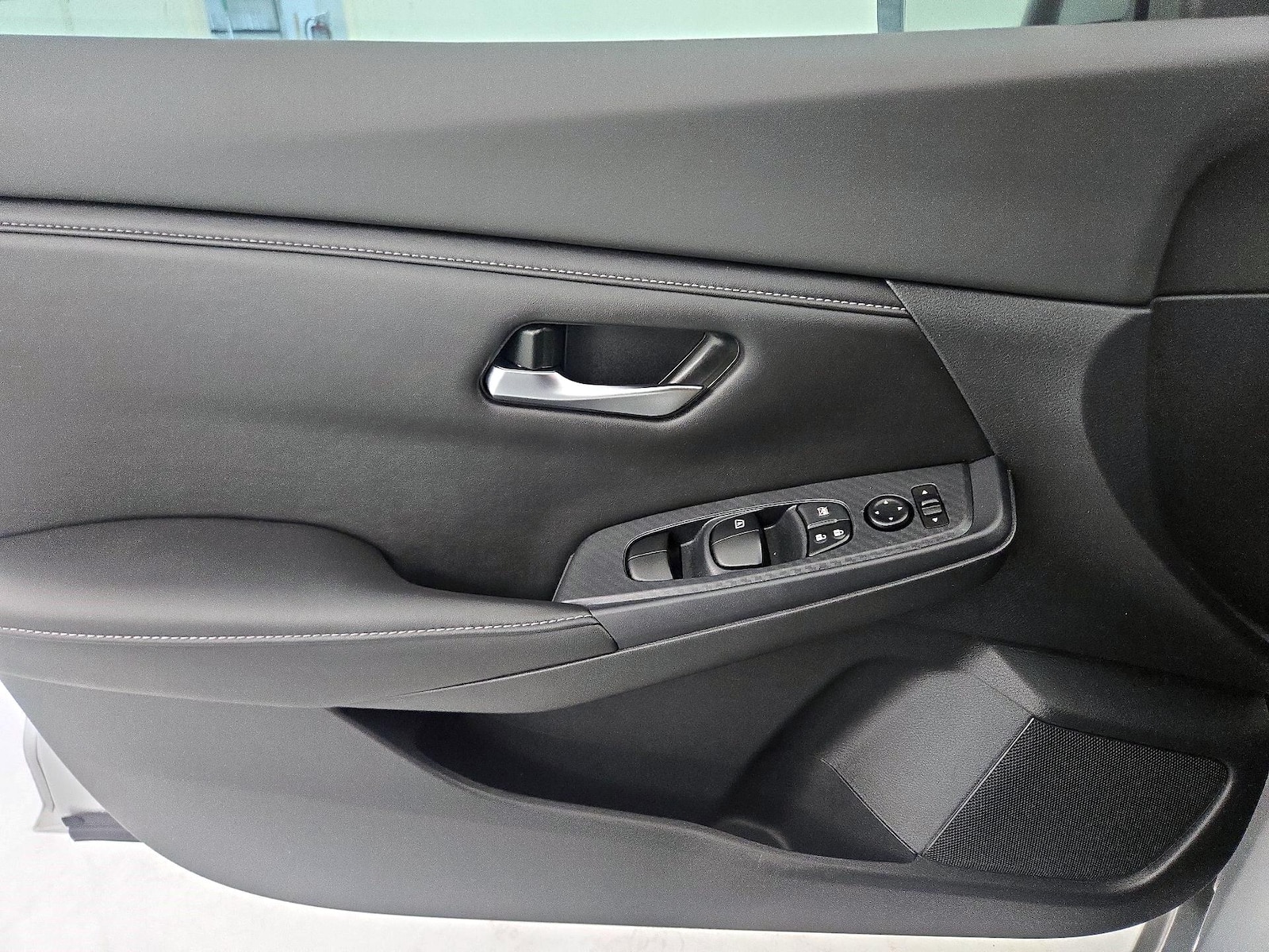 2023 Nissan Sentra SV - Photo 13