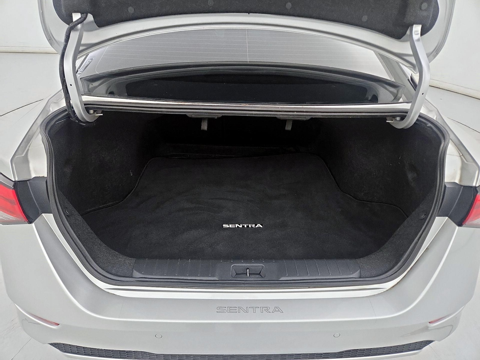 2023 Nissan Sentra SV - Photo 22
