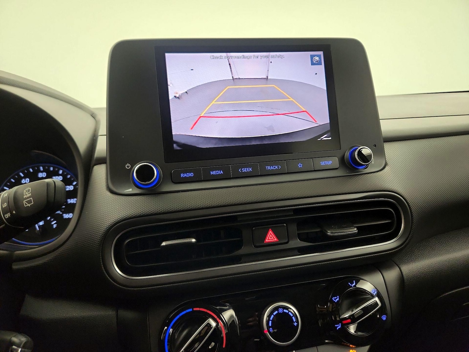 2023 Hyundai Kona SE - Photo 14