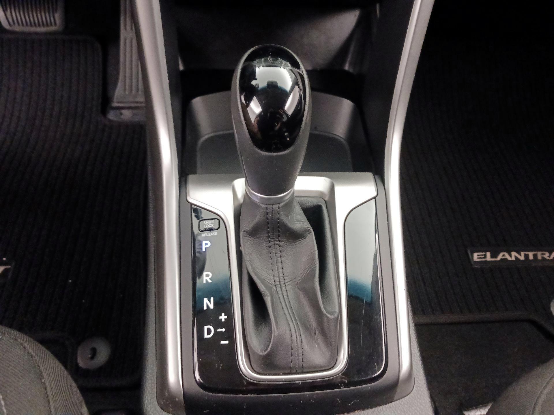 Thumbnail: 2014 Hyundai Elantra - 16