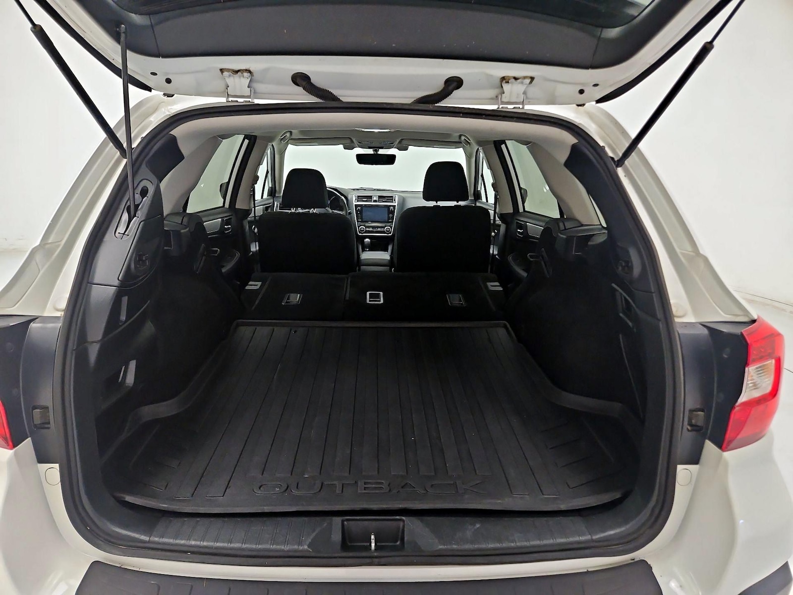 2018 Subaru Outback Premium - Photo 24