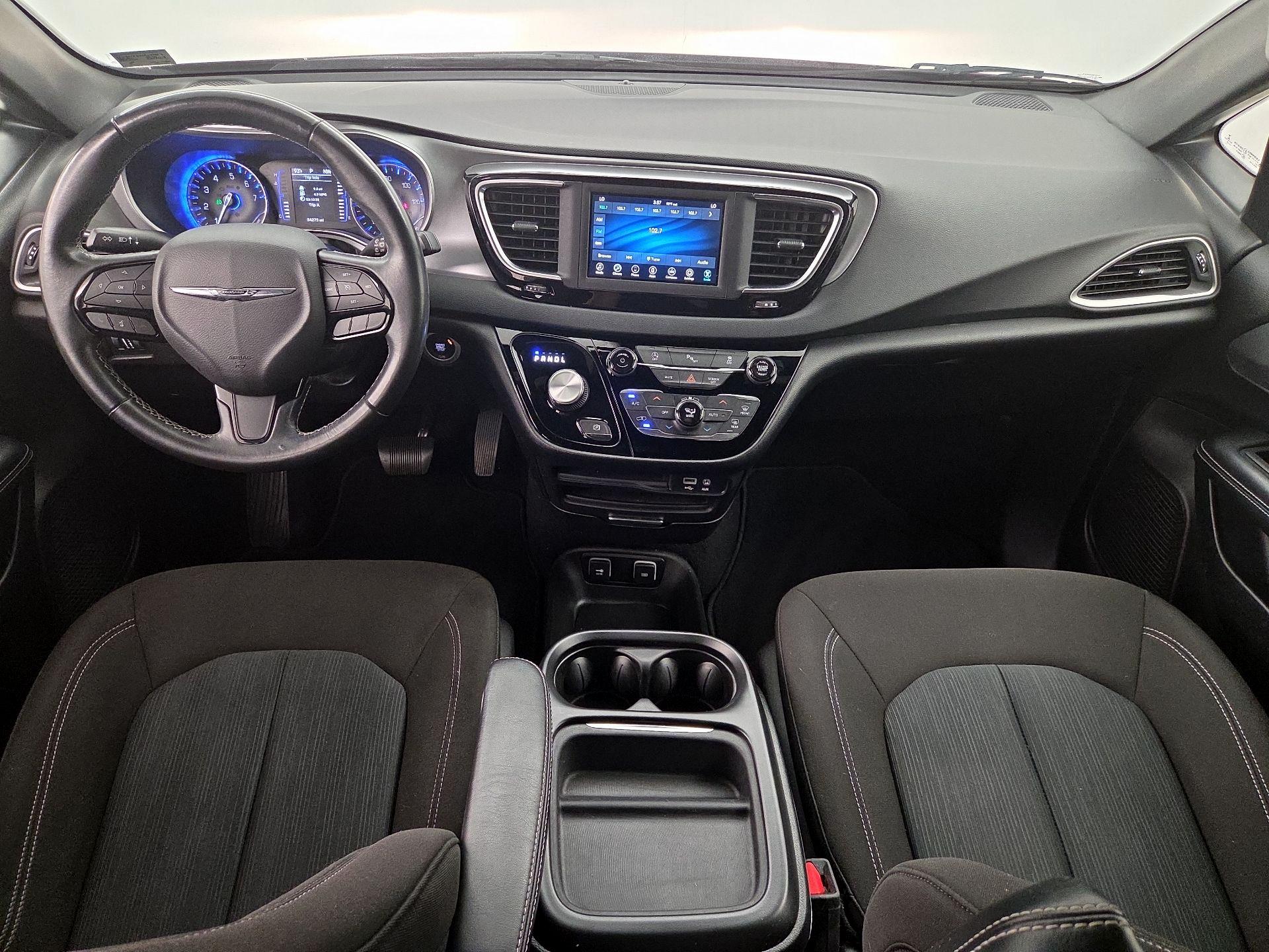 Thumbnail: 2020 Chrysler Pacifica - 9