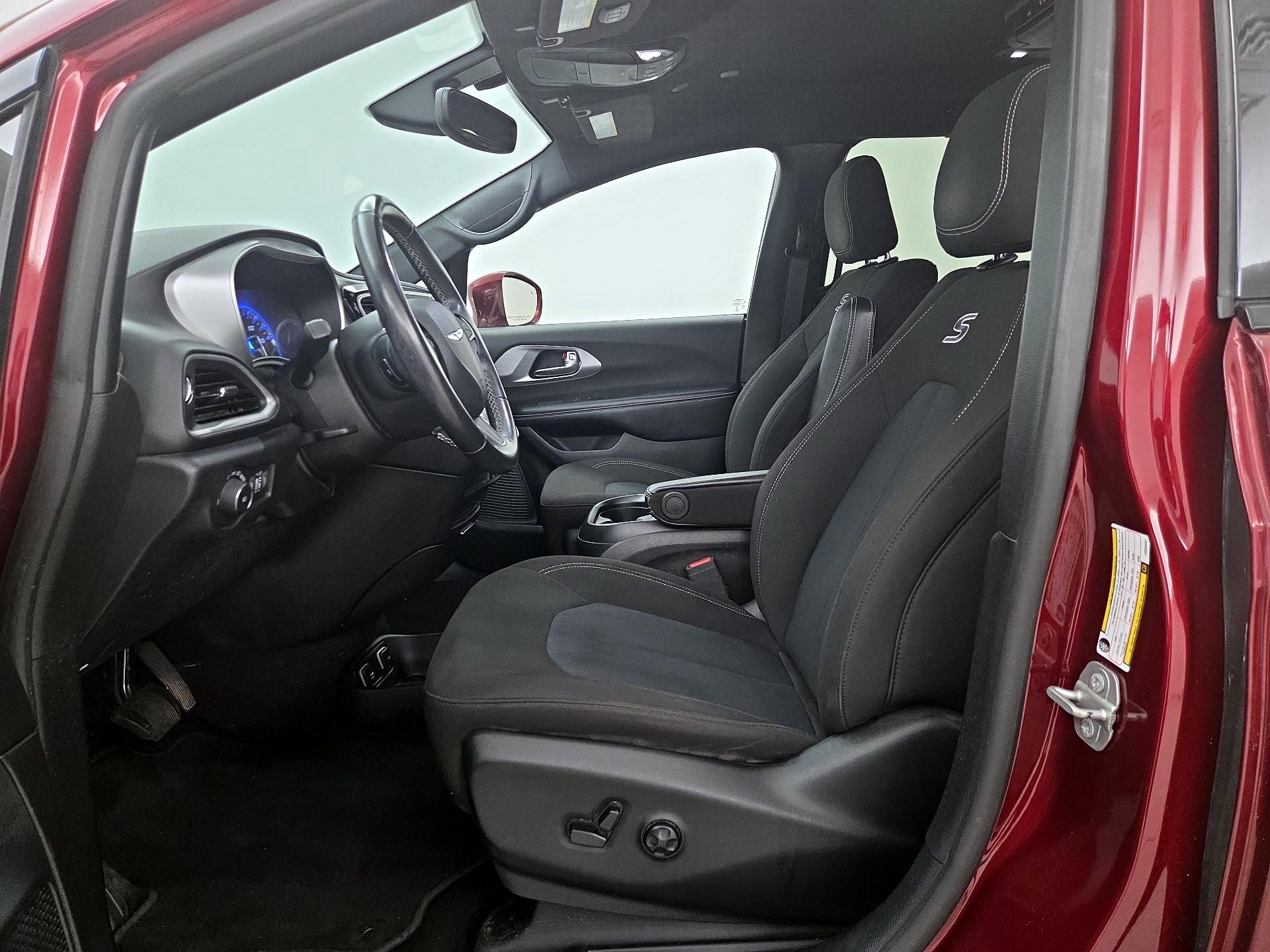 Thumbnail: 2020 Chrysler Pacifica - 11