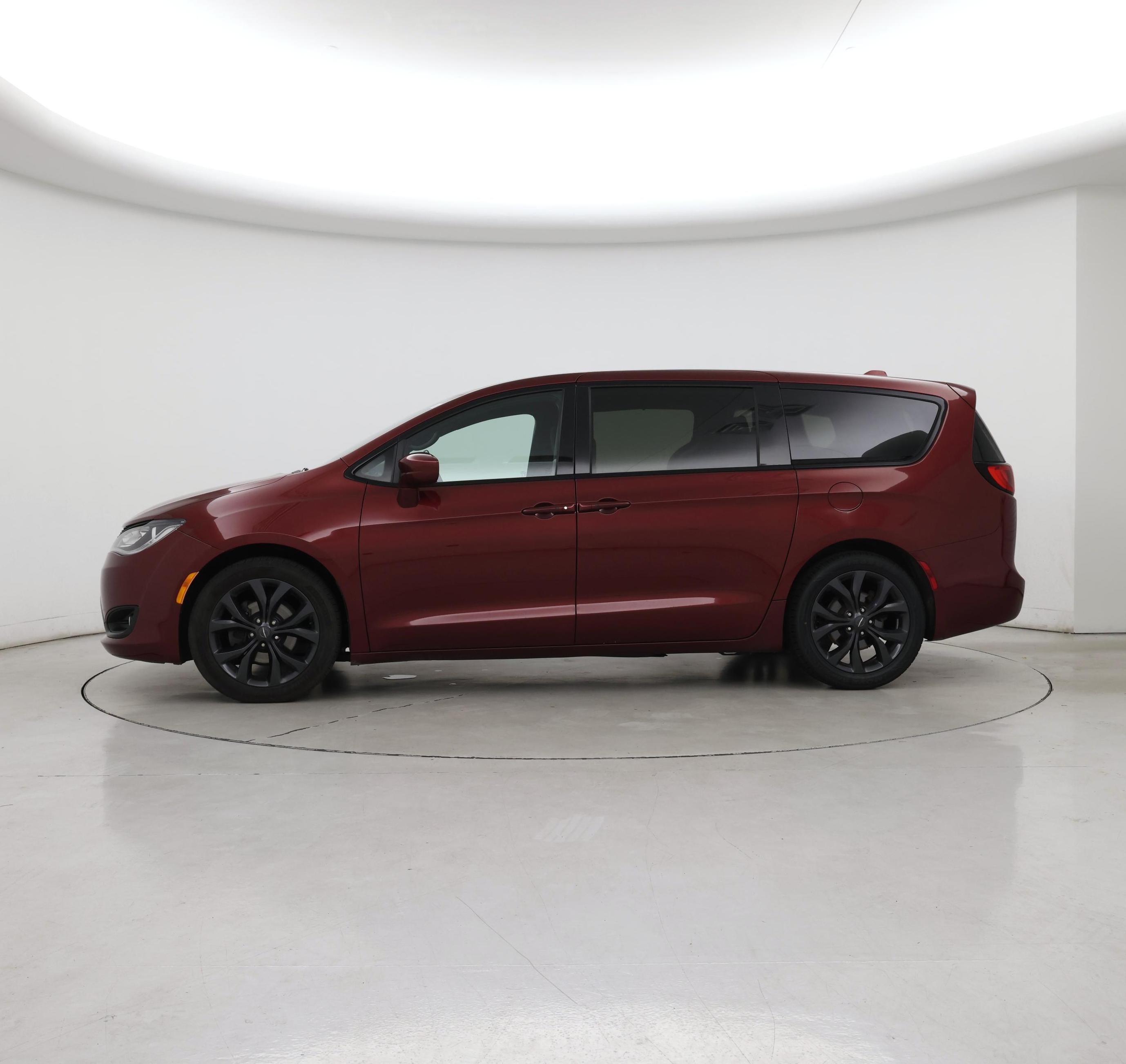 Thumbnail: 2020 Chrysler Pacifica - 3