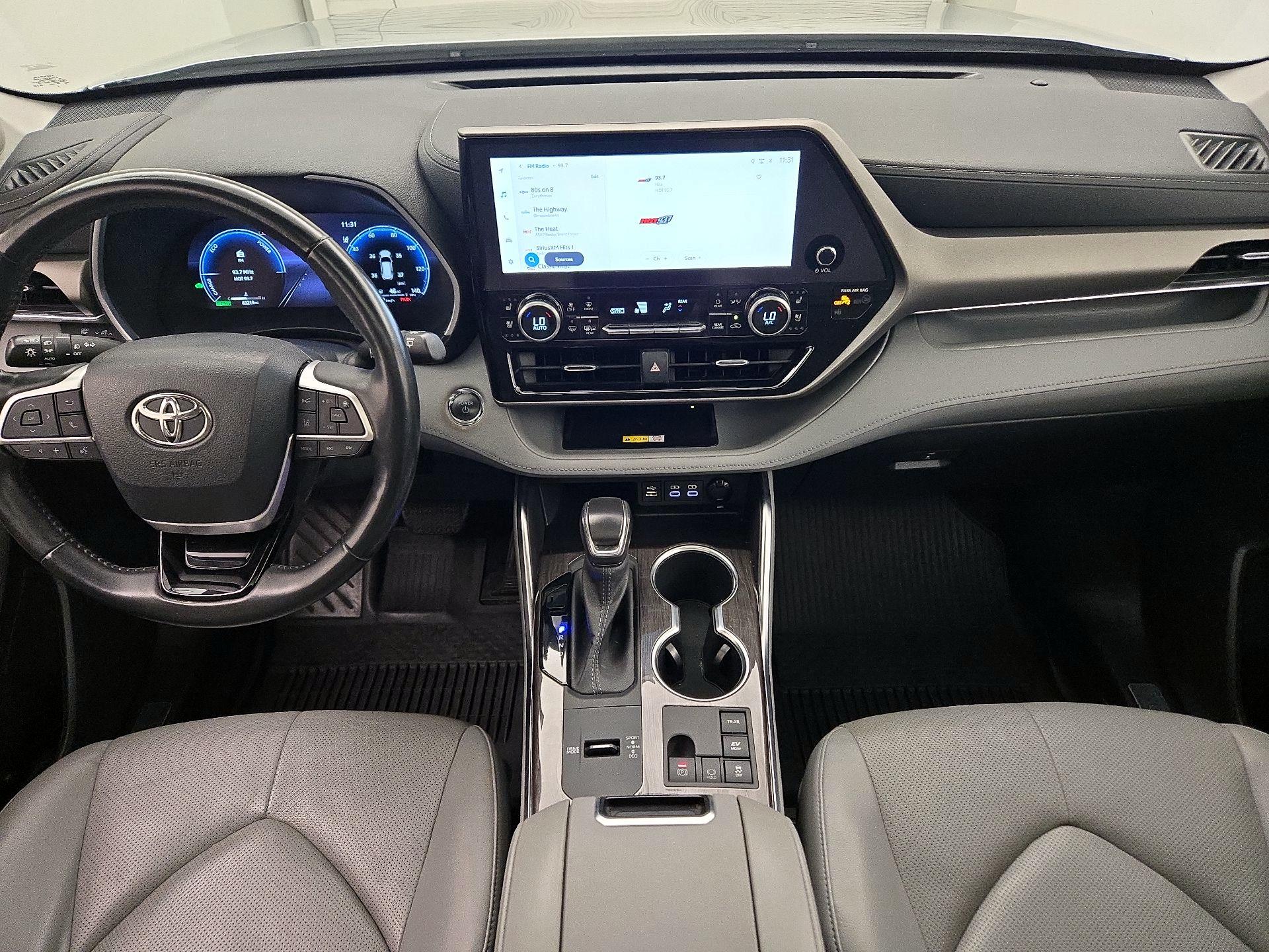 Thumbnail: 2023 Toyota Highlander - 9