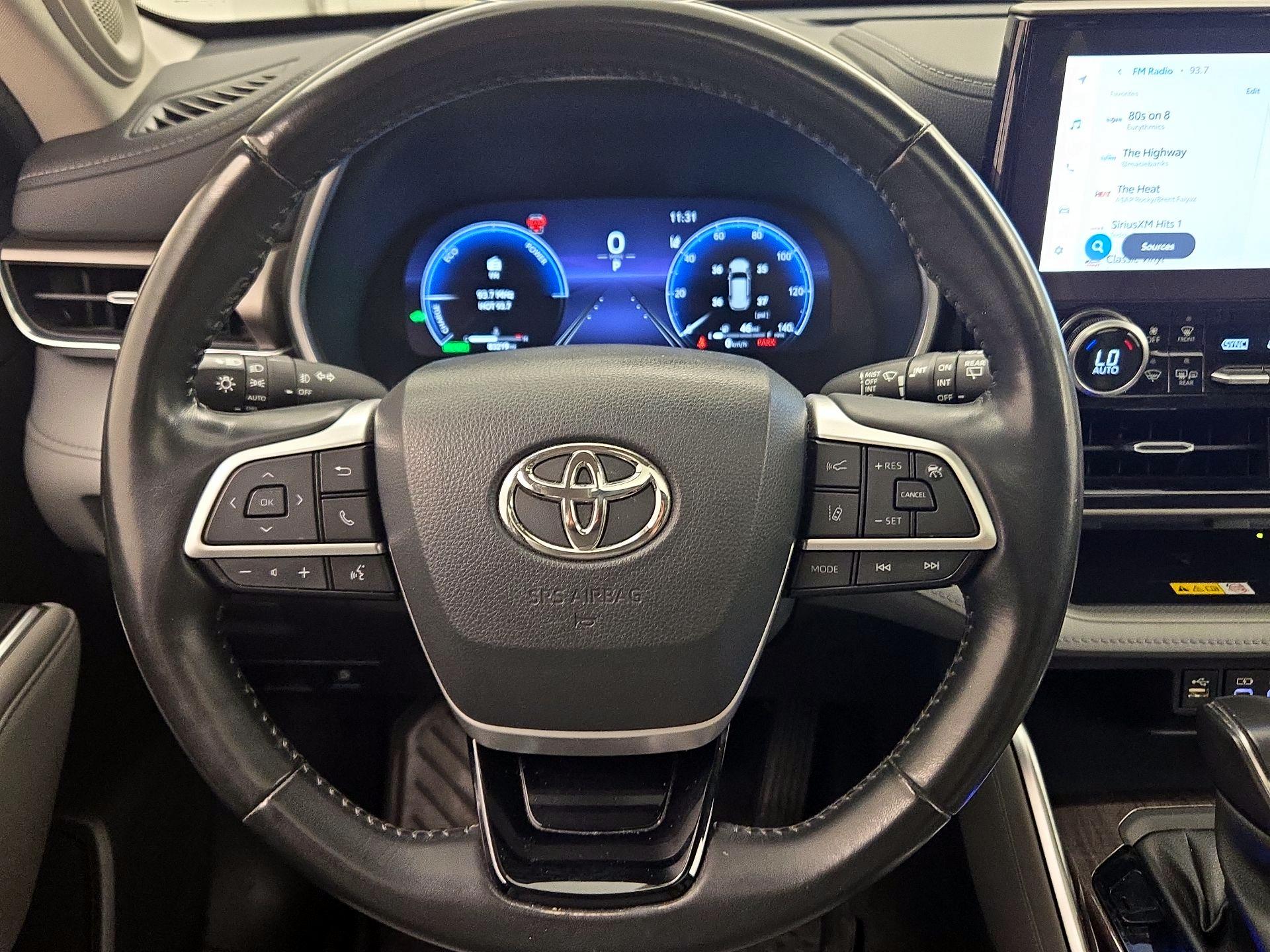 Thumbnail: 2023 Toyota Highlander - 10