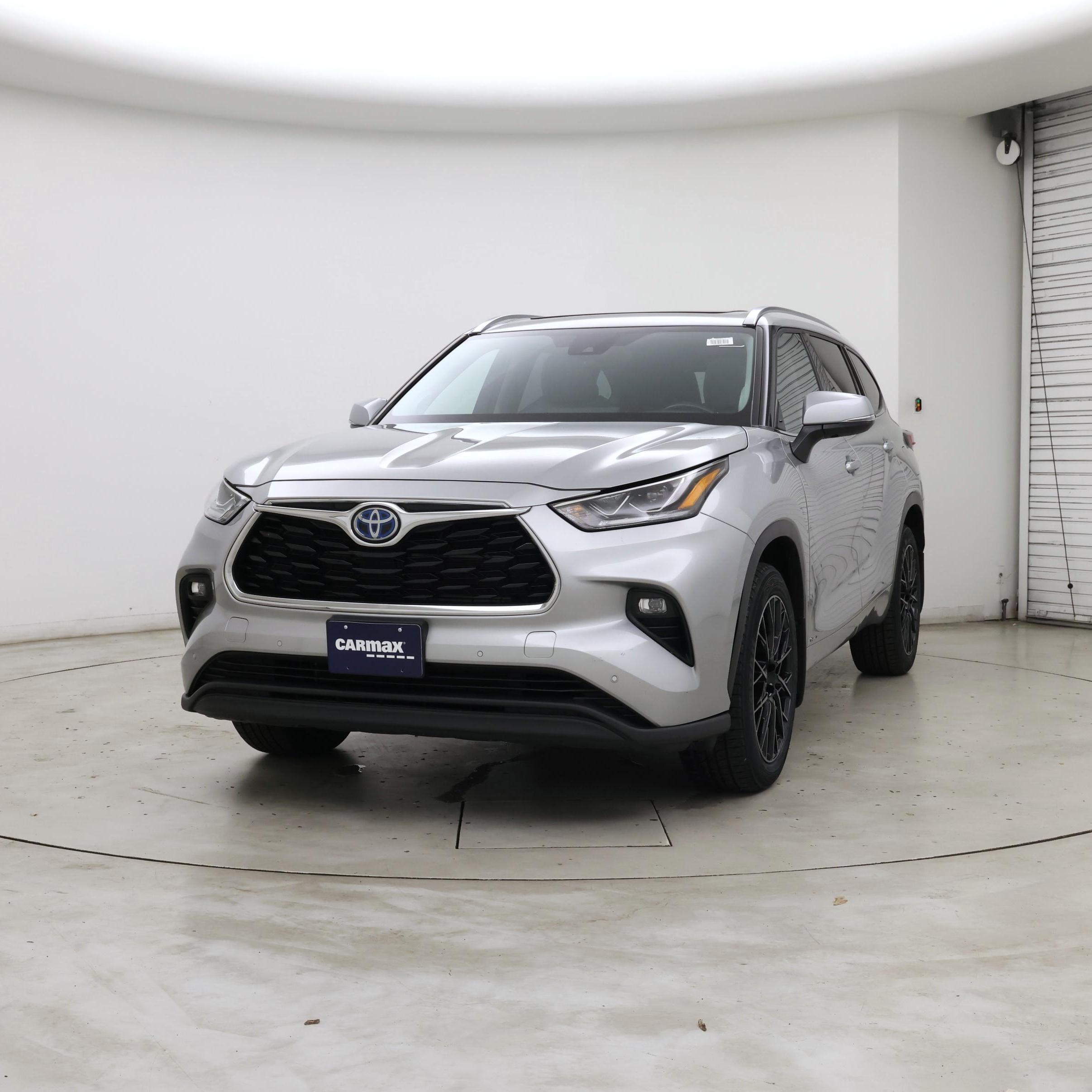 Thumbnail: 2023 Toyota Highlander - 4