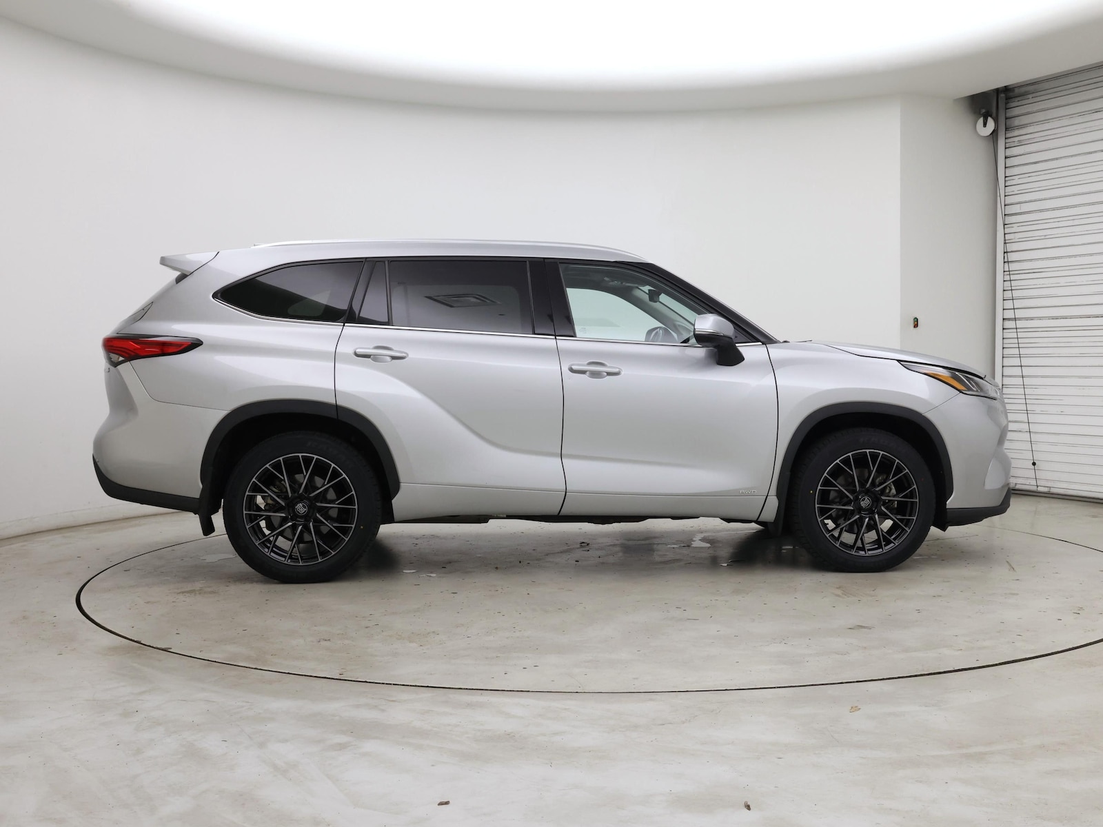 2023 Toyota Highlander Limited - Photo 8