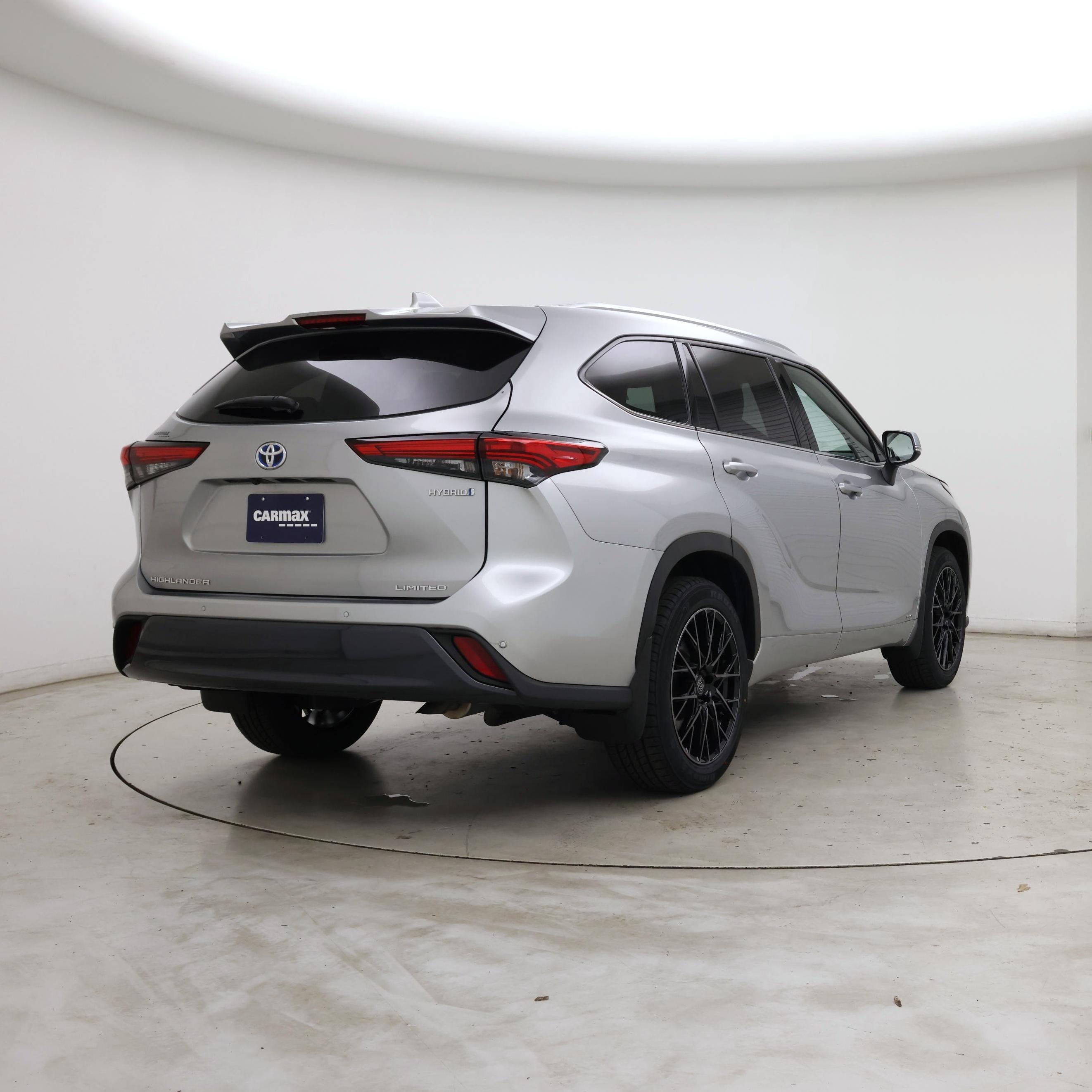 Thumbnail: 2023 Toyota Highlander - 8