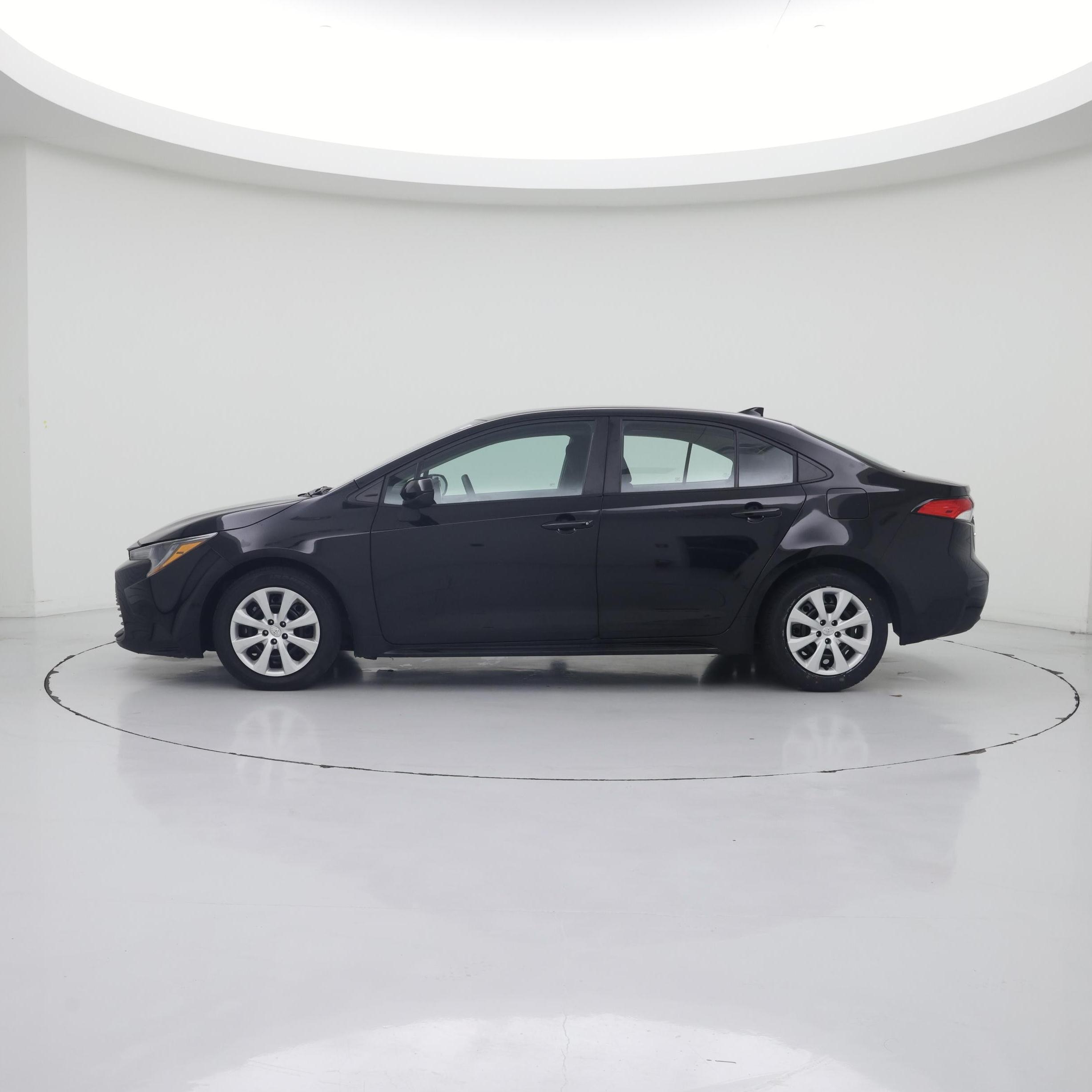 Thumbnail: 2024 Toyota Corolla - 3