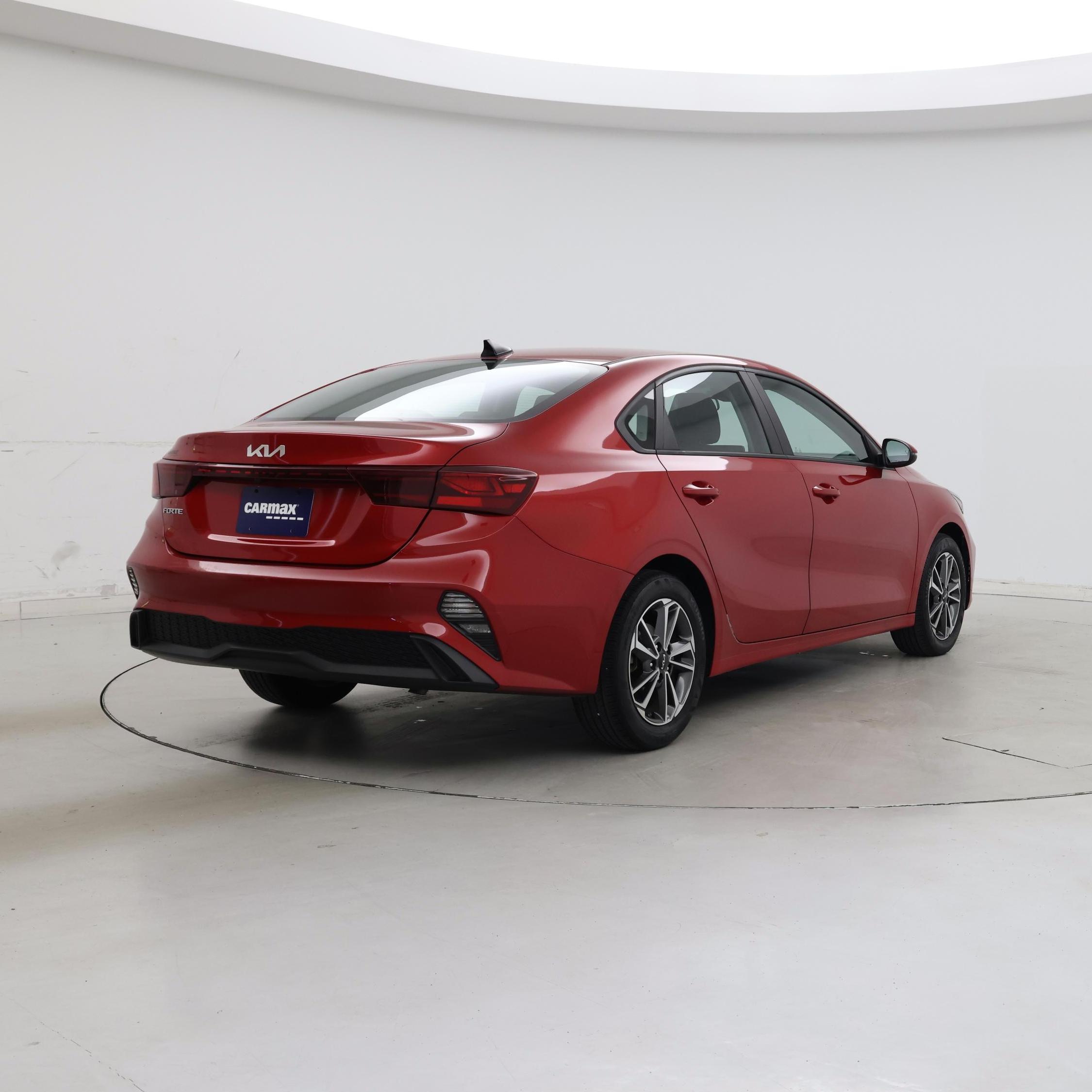 Thumbnail: 2023 Kia Forte - 8