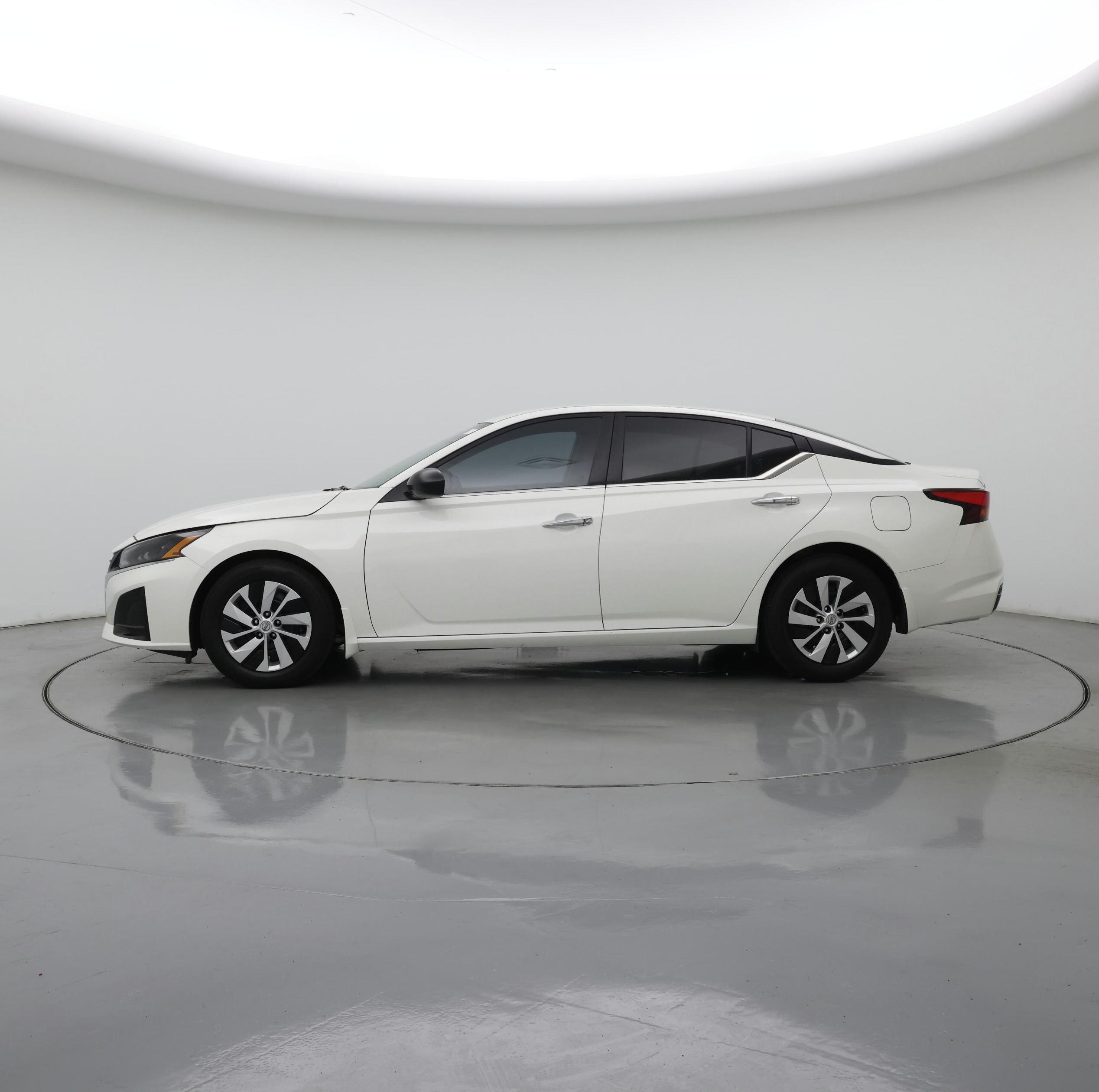 Thumbnail: 2024 Nissan Altima - 3