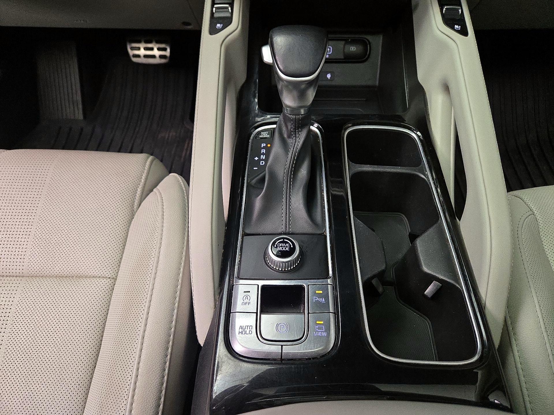 Thumbnail: 2020 Kia Telluride - 18
