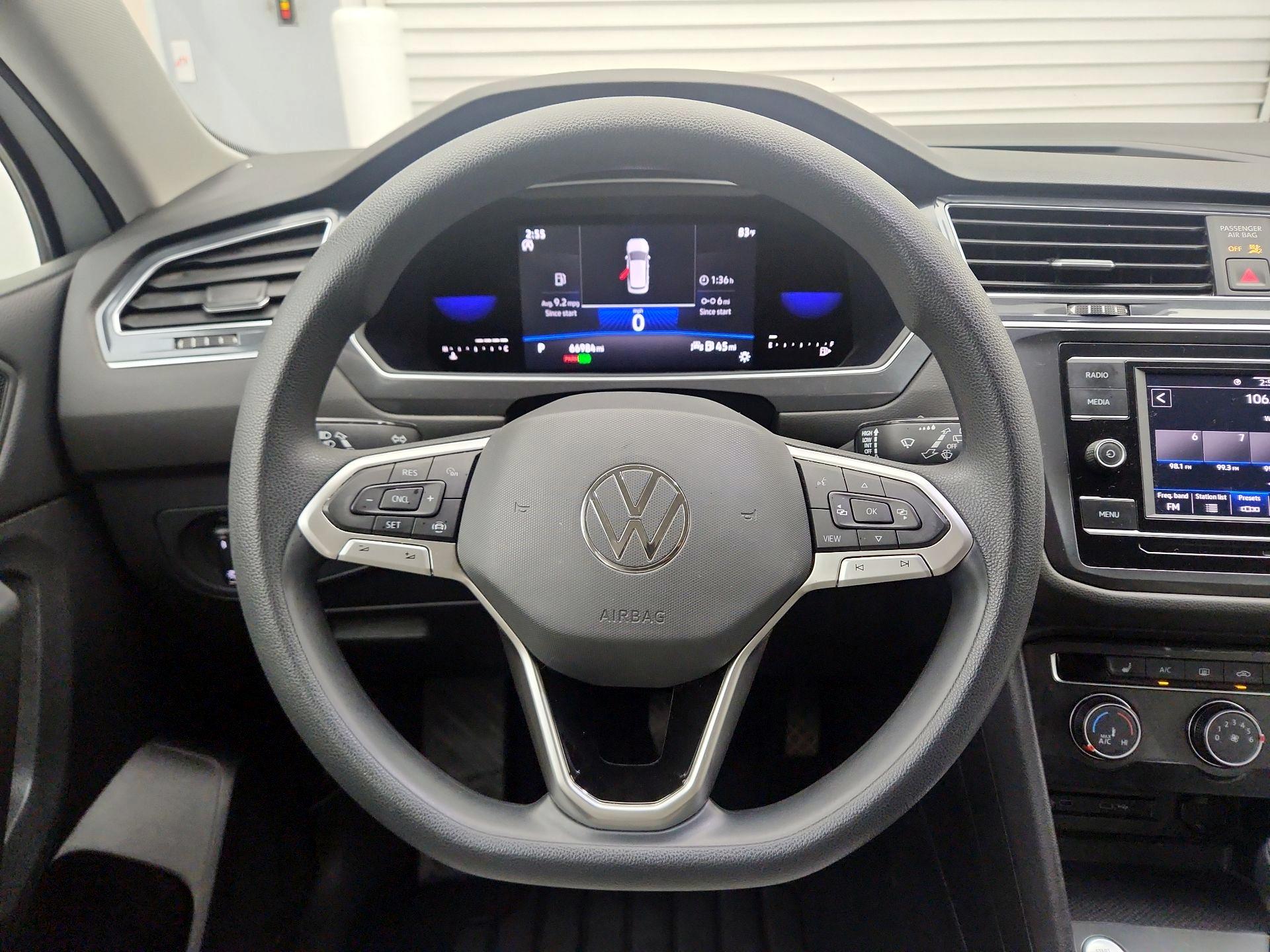 Thumbnail: 2022 Volkswagen Tiguan - 10