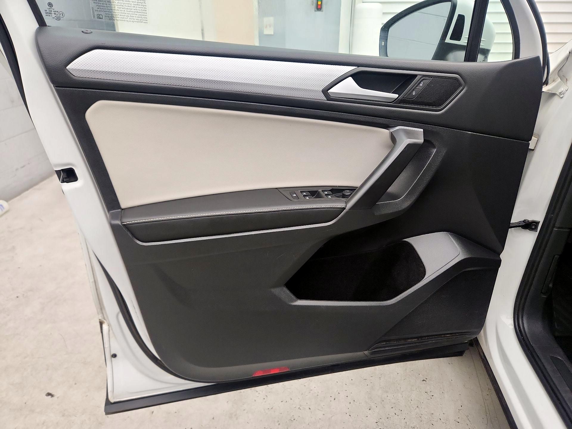 Thumbnail: 2022 Volkswagen Tiguan - 12