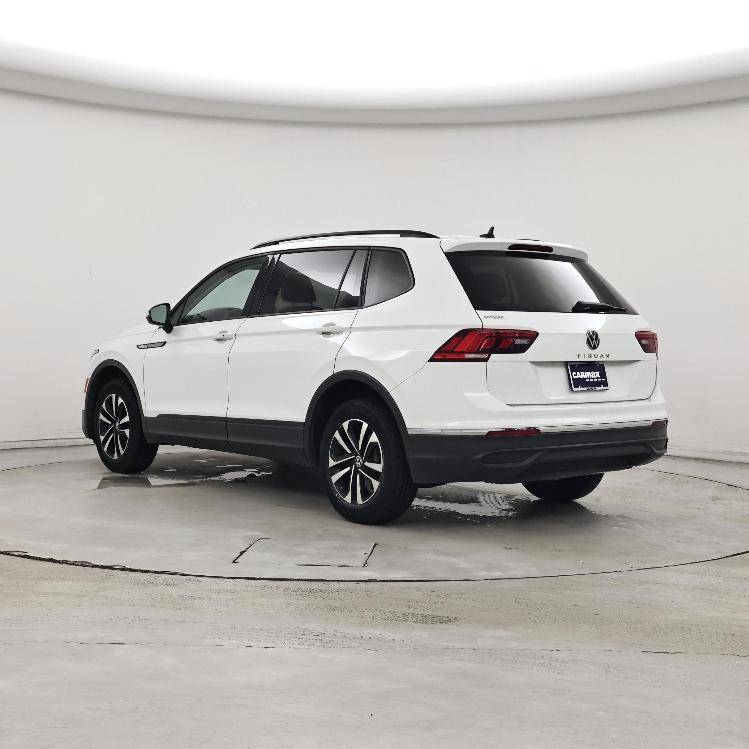 Thumbnail: 2022 Volkswagen Tiguan - 2
