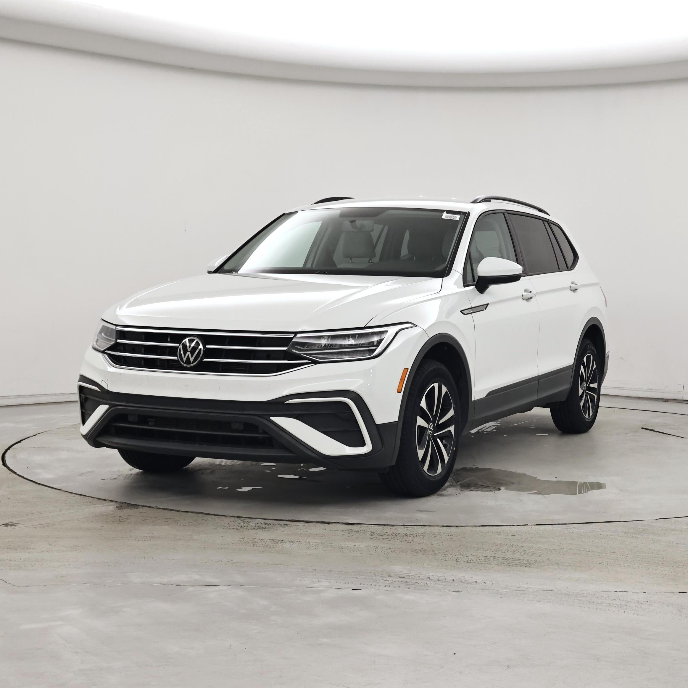 Thumbnail: 2022 Volkswagen Tiguan - 4