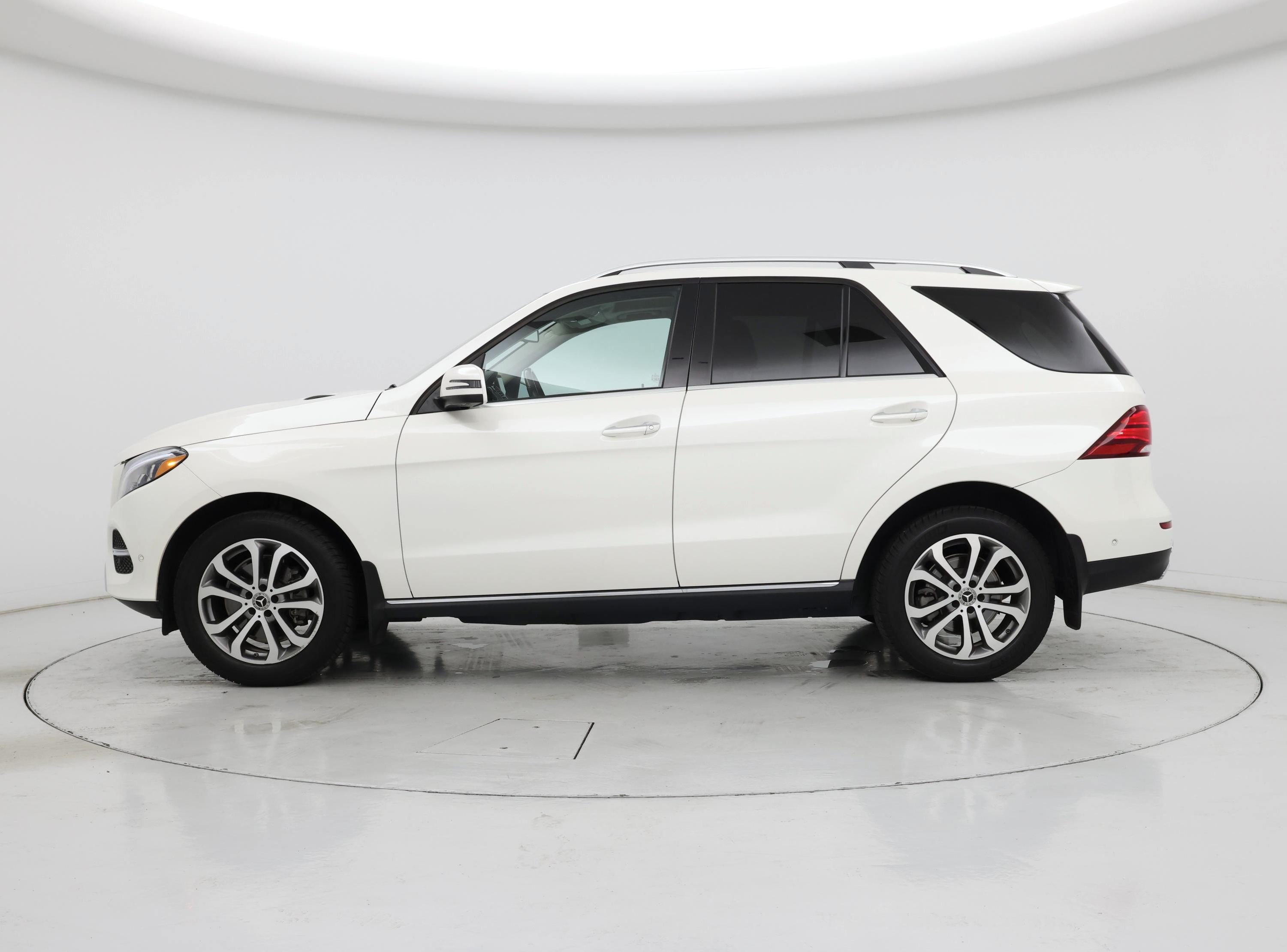 Thumbnail: 2017 Mercedes-Benz GLE - 3