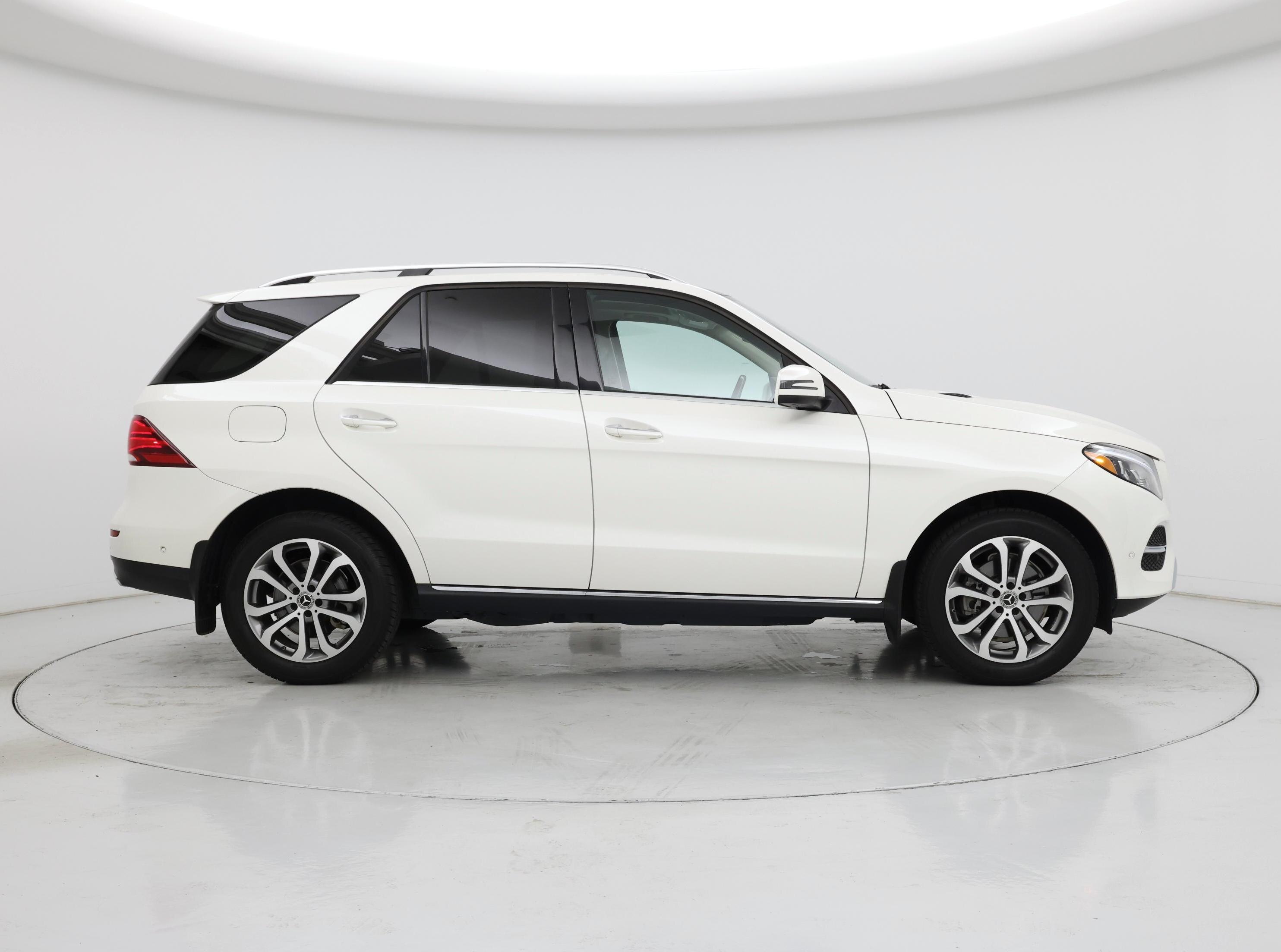 Thumbnail: 2017 Mercedes-Benz GLE - 7